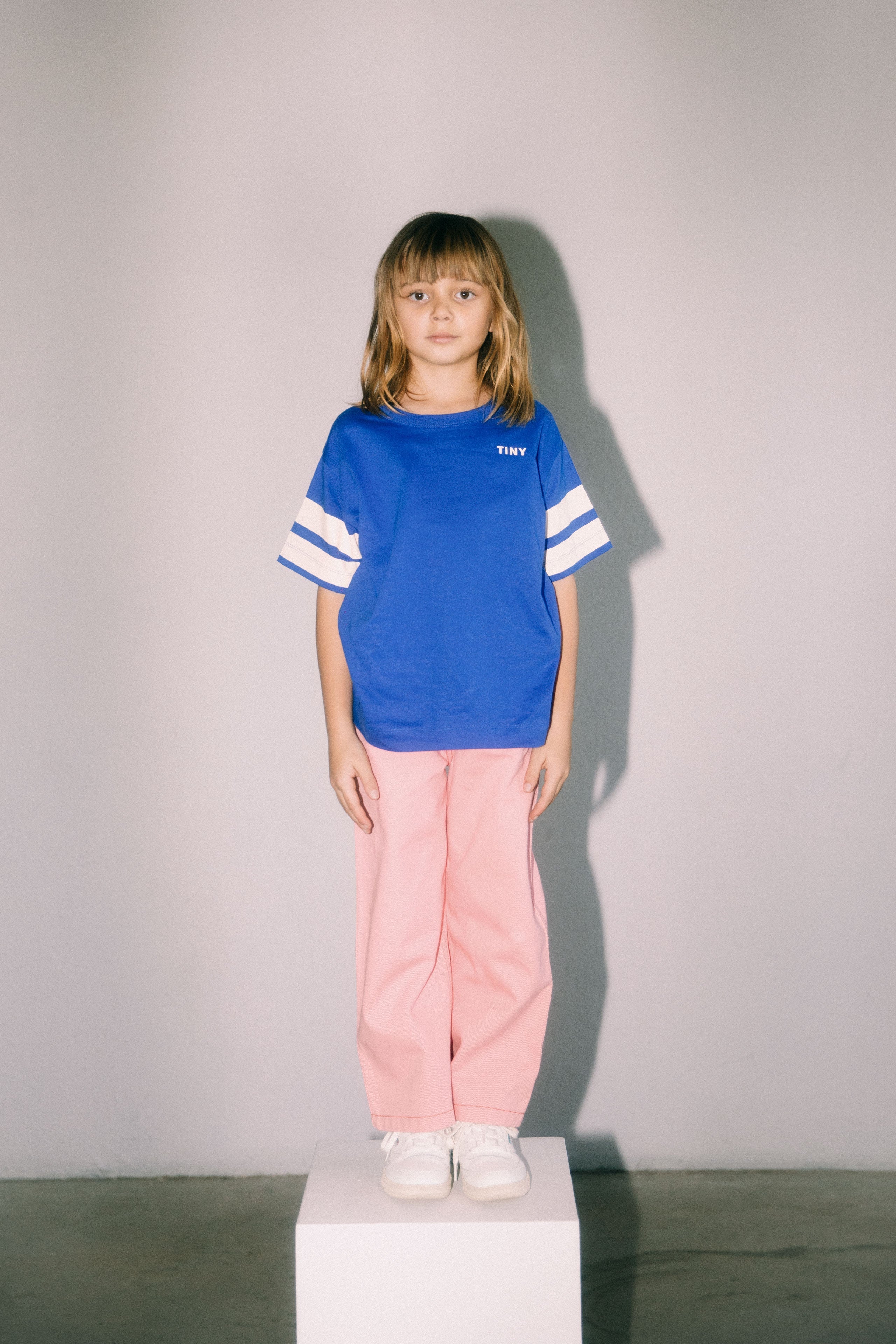 STRAIGHT CONTRAST JEANS