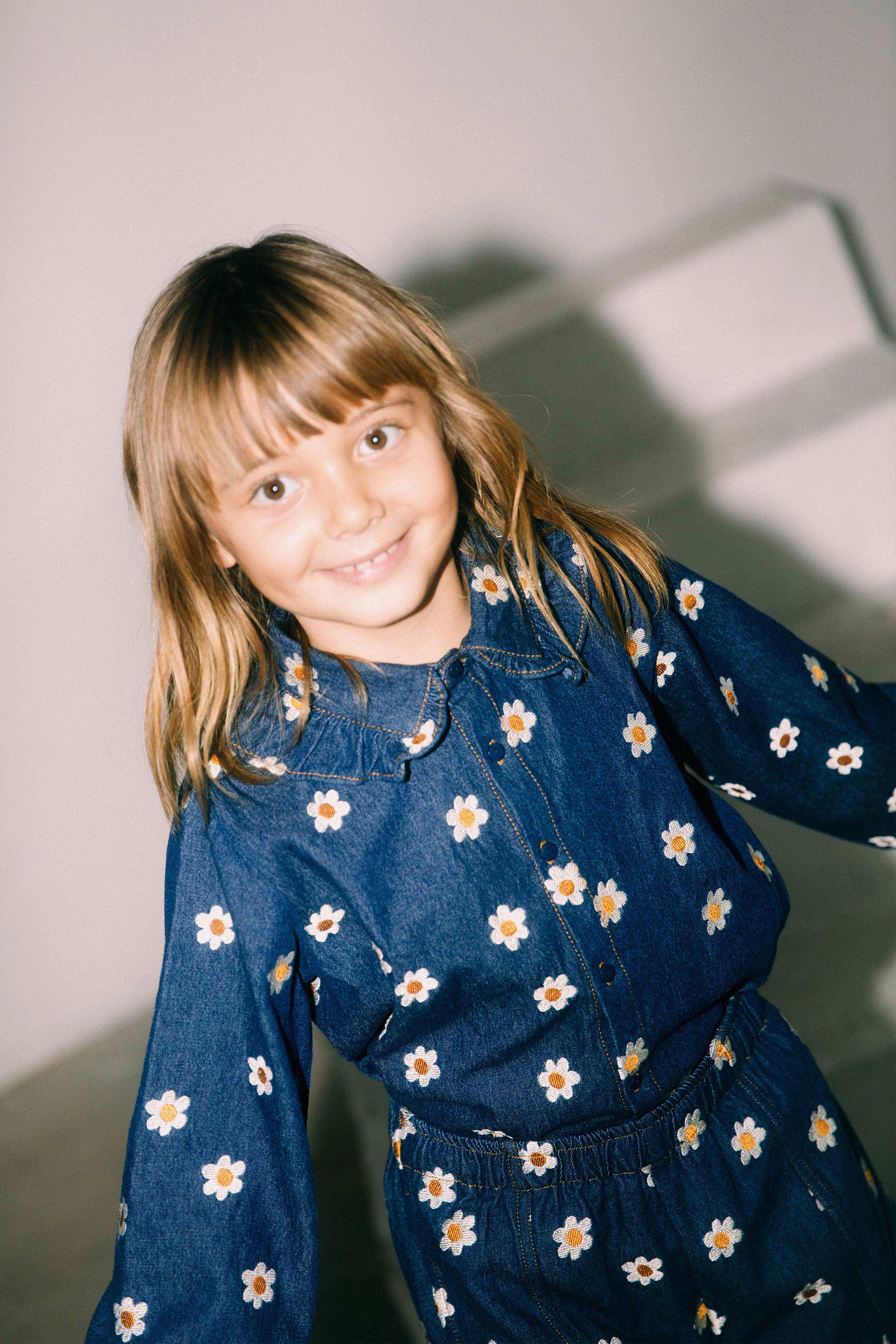 CAMISA DENIM CUELLO MARGARITAS