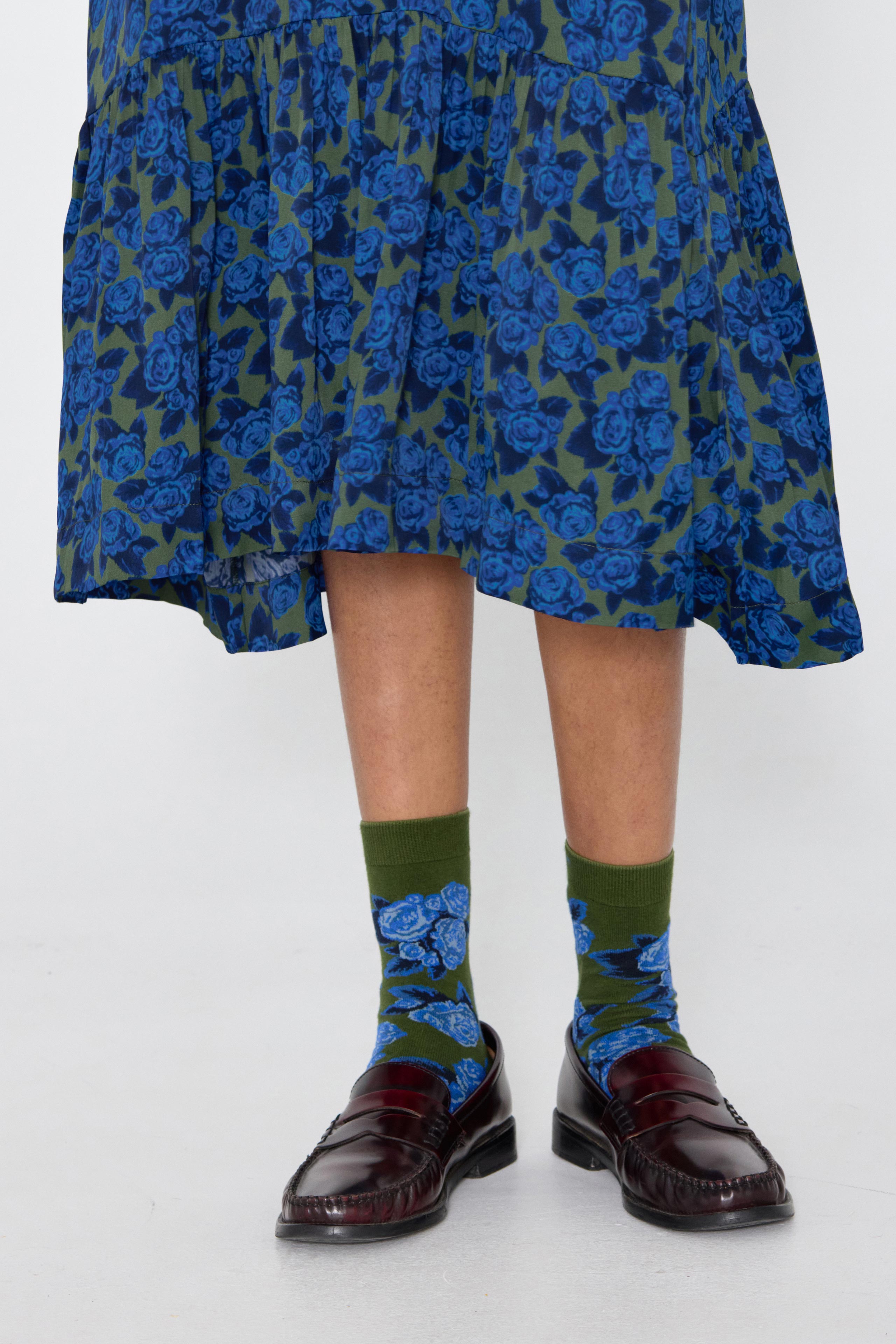 VESTIDO VOLANTES ROSAS