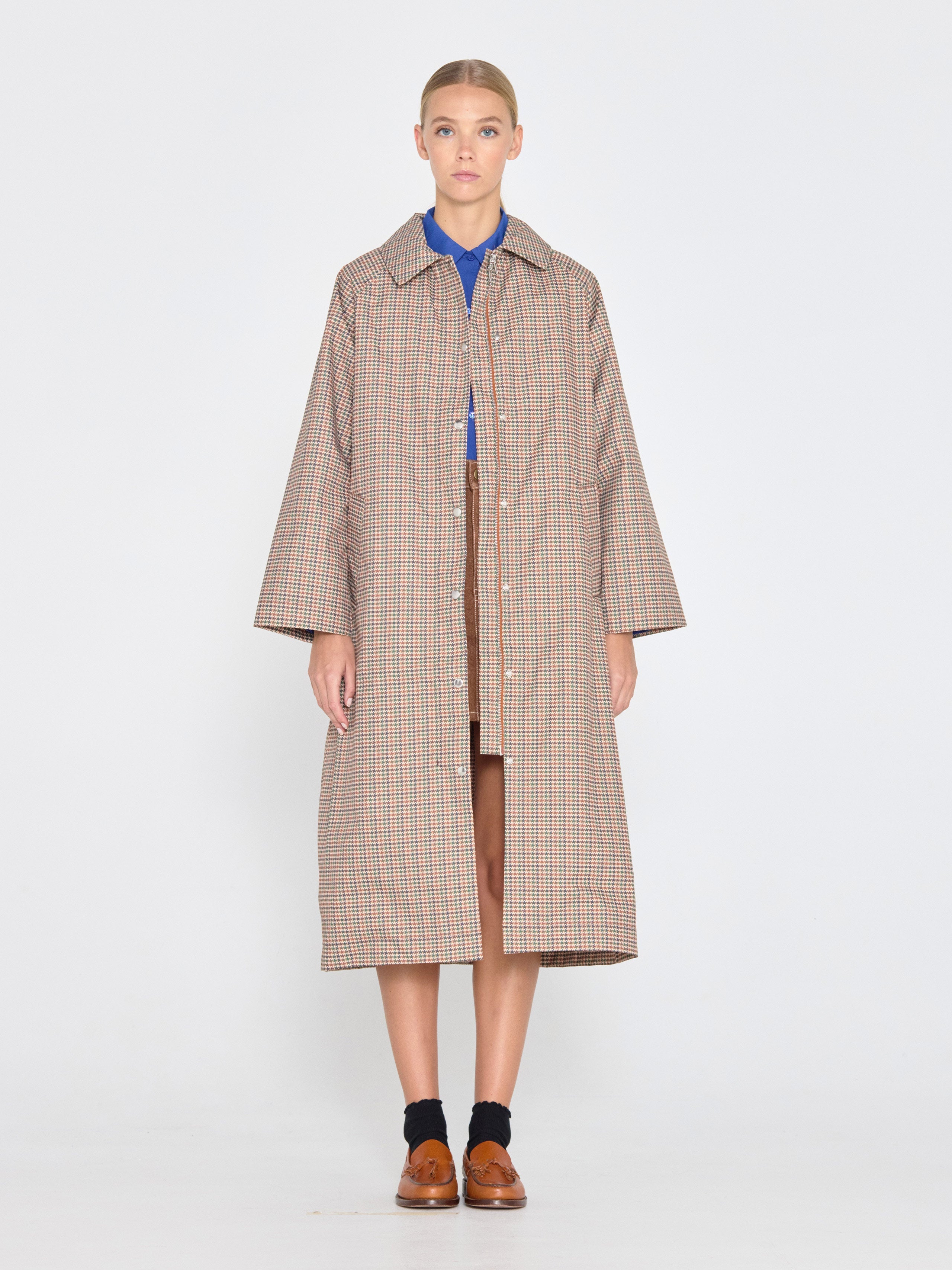 VOLUMINOUS SLEEVE DRESS