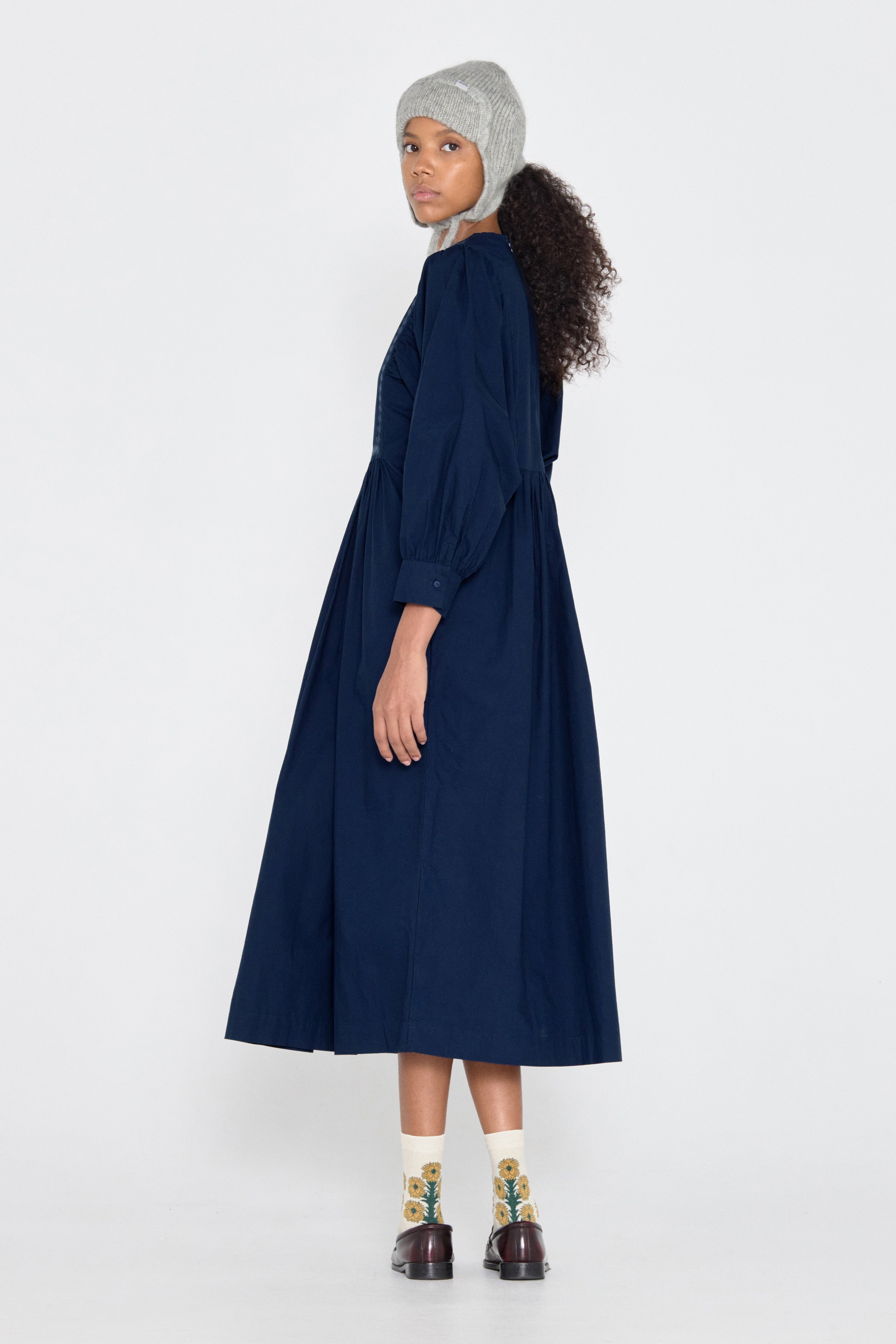 VOLUMINOUS SLEEVE DRESS