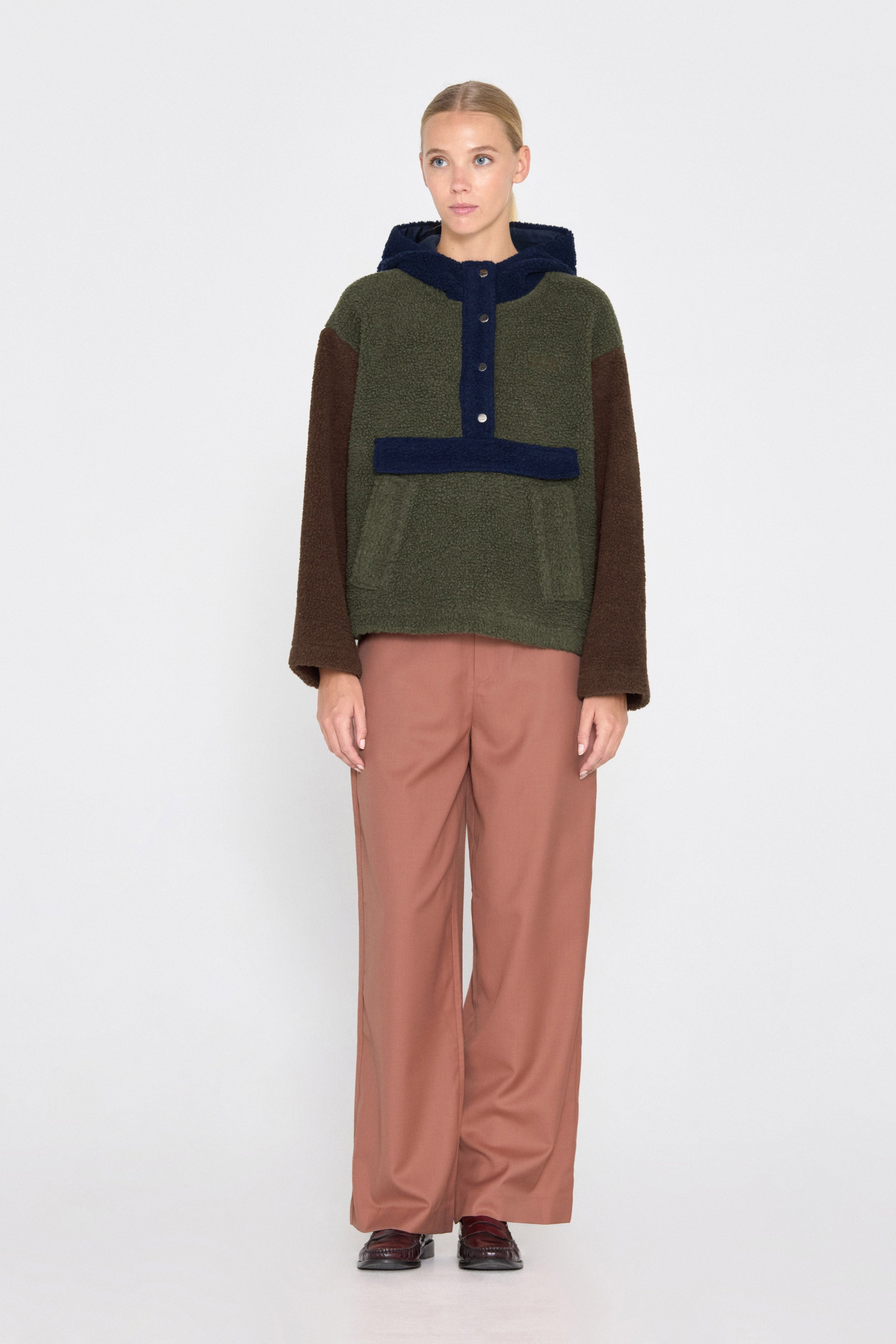 SHERPA CHAQUETA CON CAPUCHA