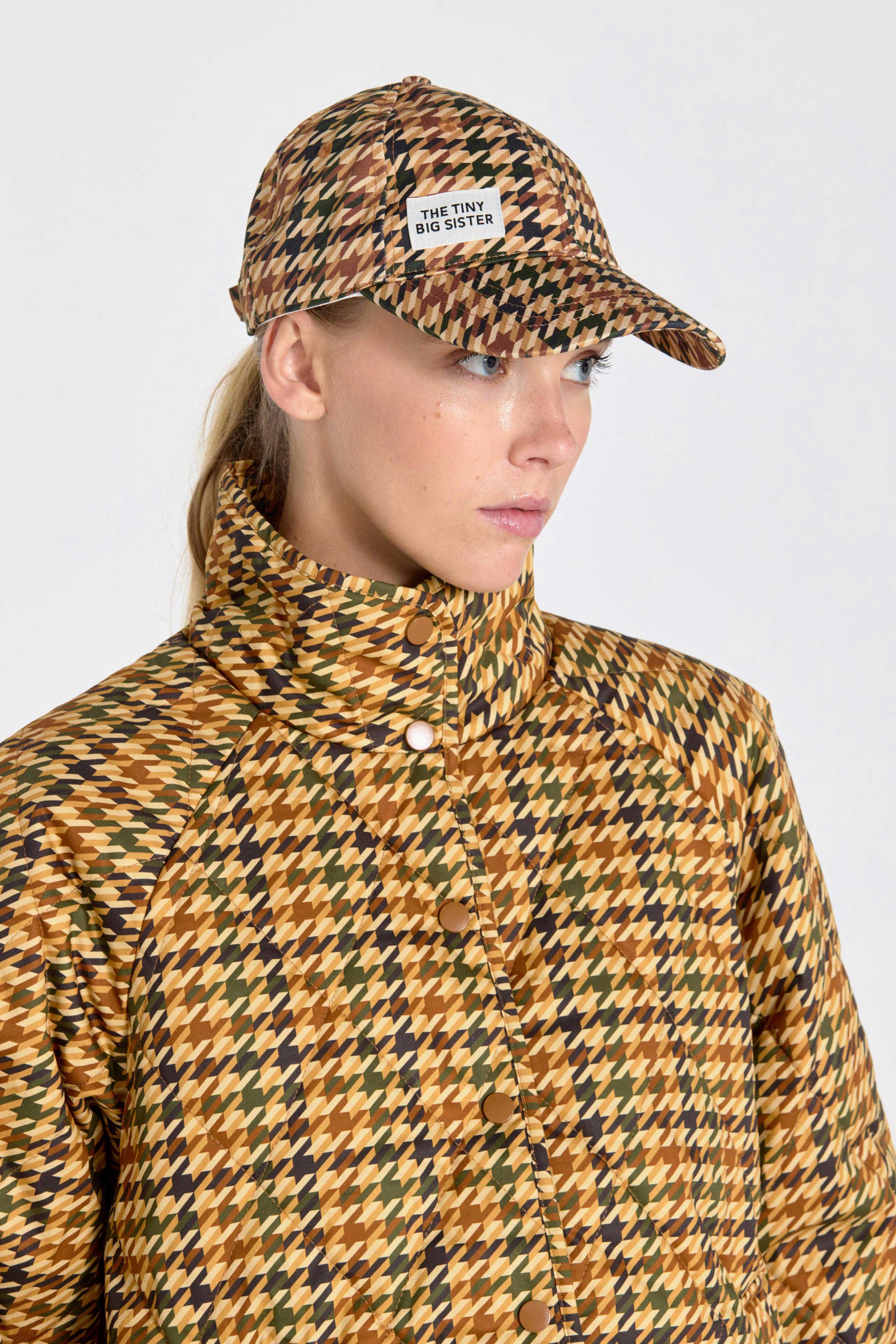 SHORT QUILTED JACKET