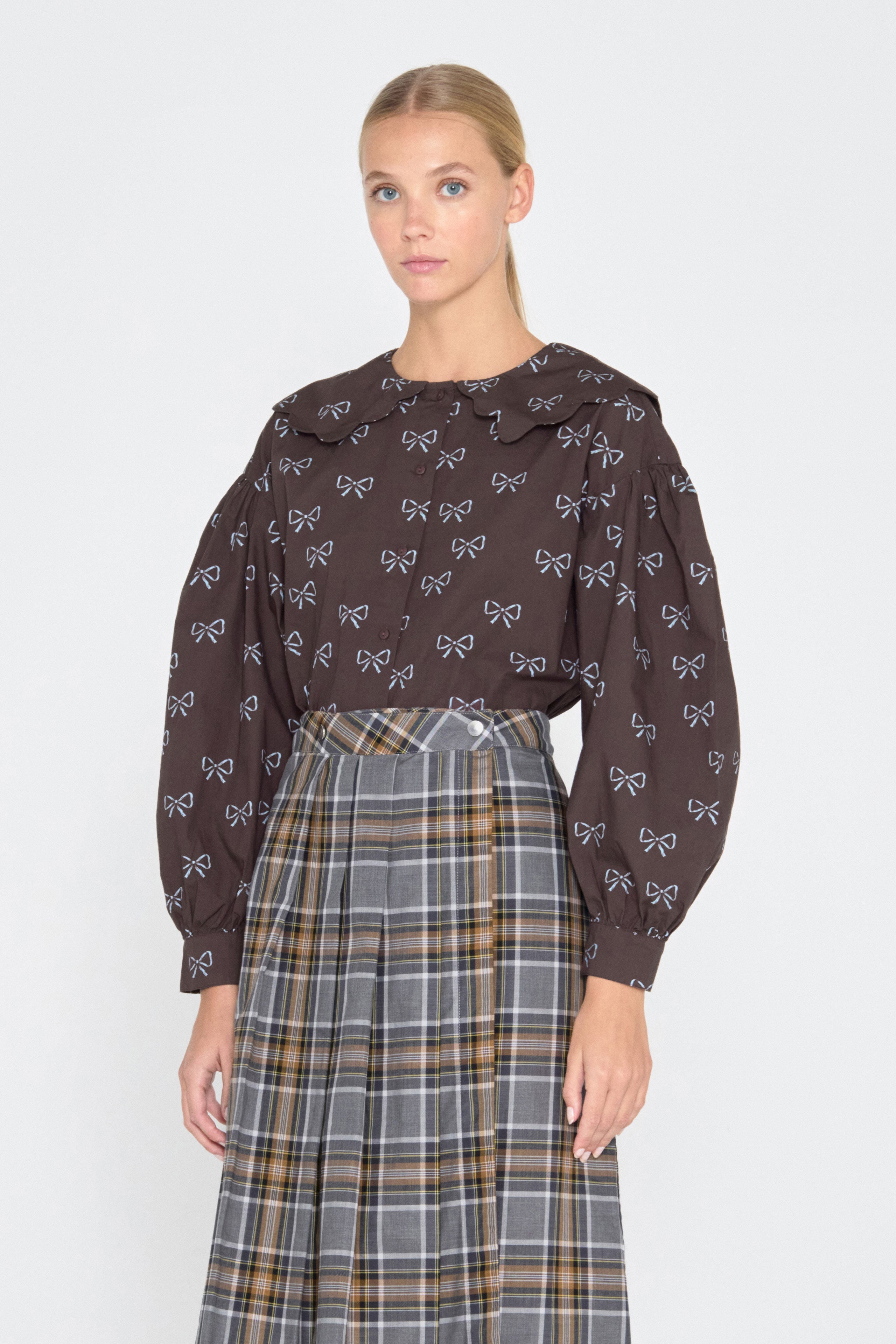 SCALLOPED BOWS SHIRT