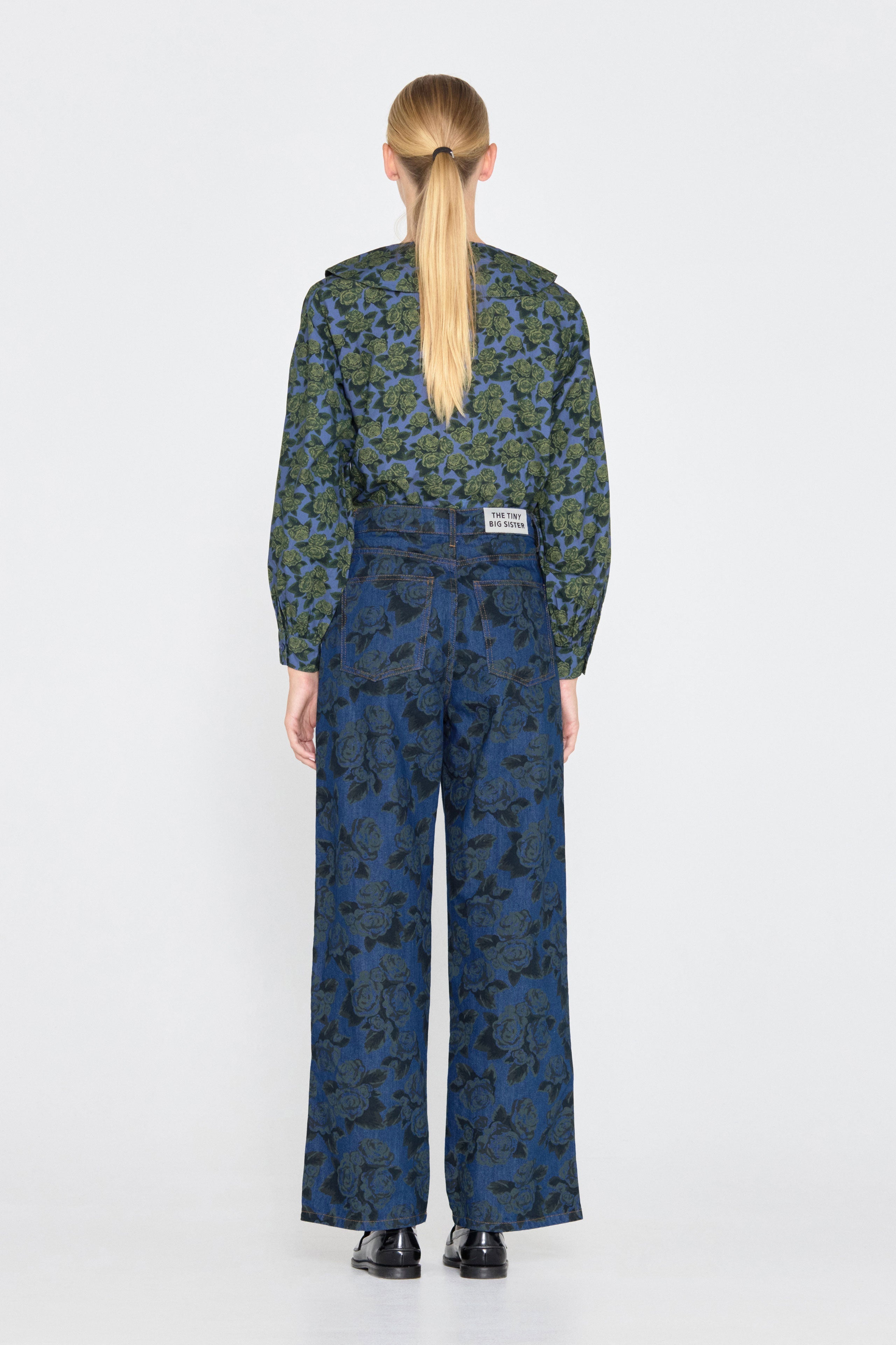 BERTA DENIM ESTAMPADO ROSAS