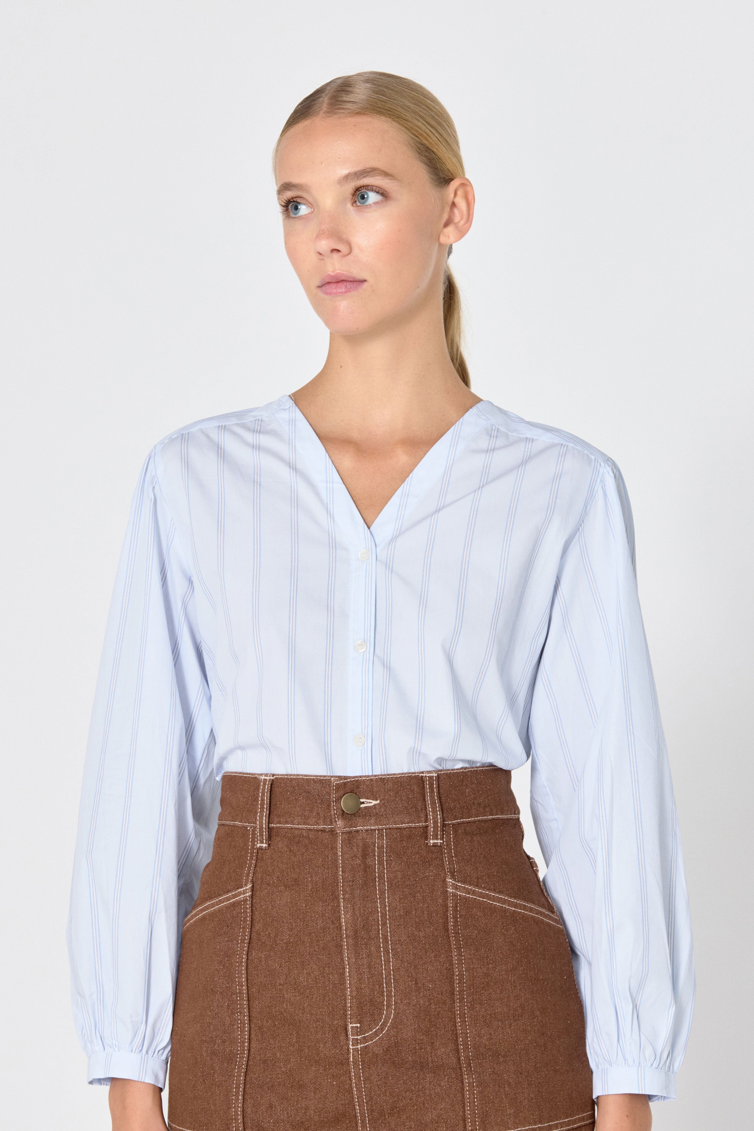 STRIPES V-NECK BLOUSE