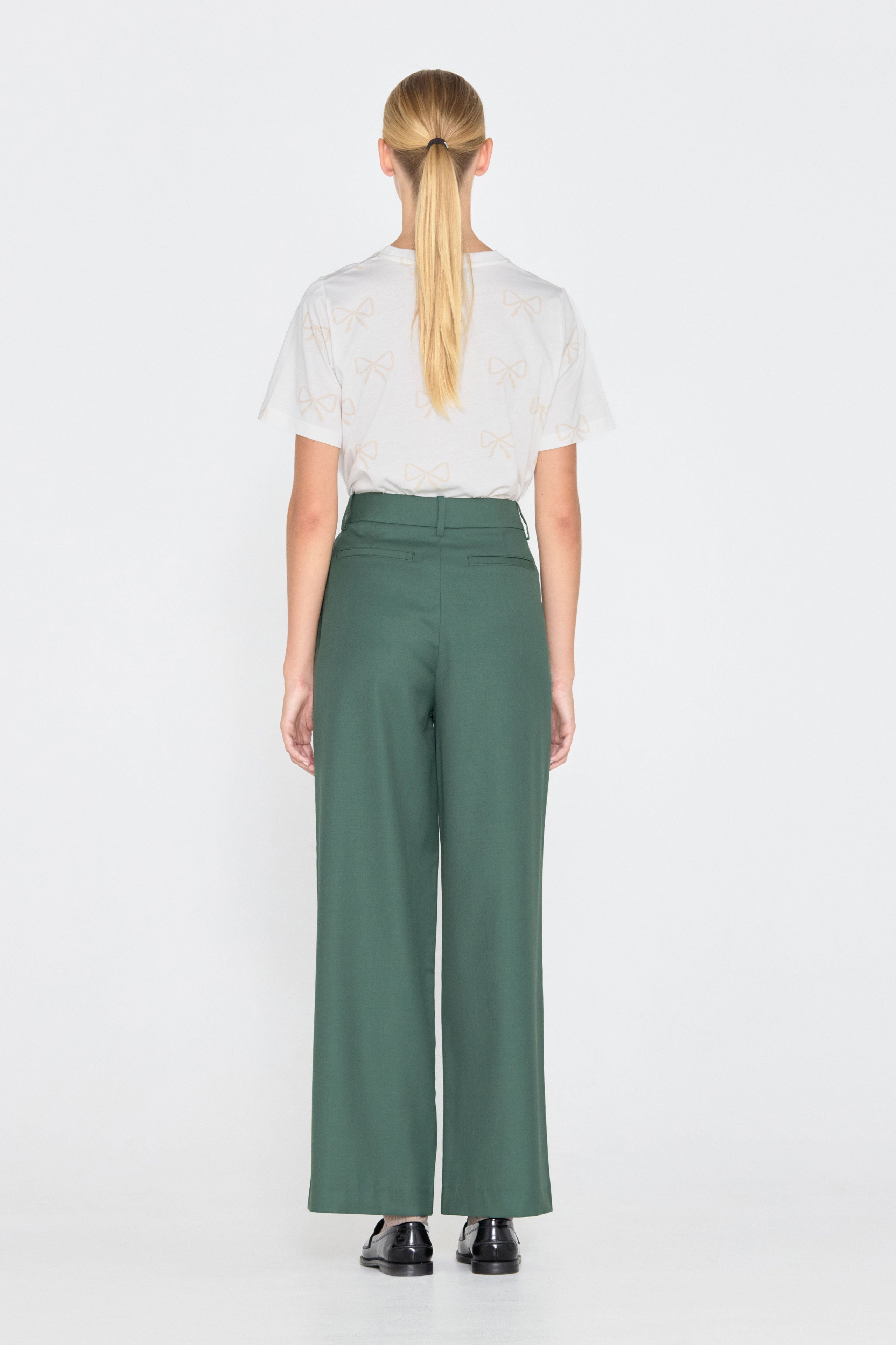 BOWS TEE