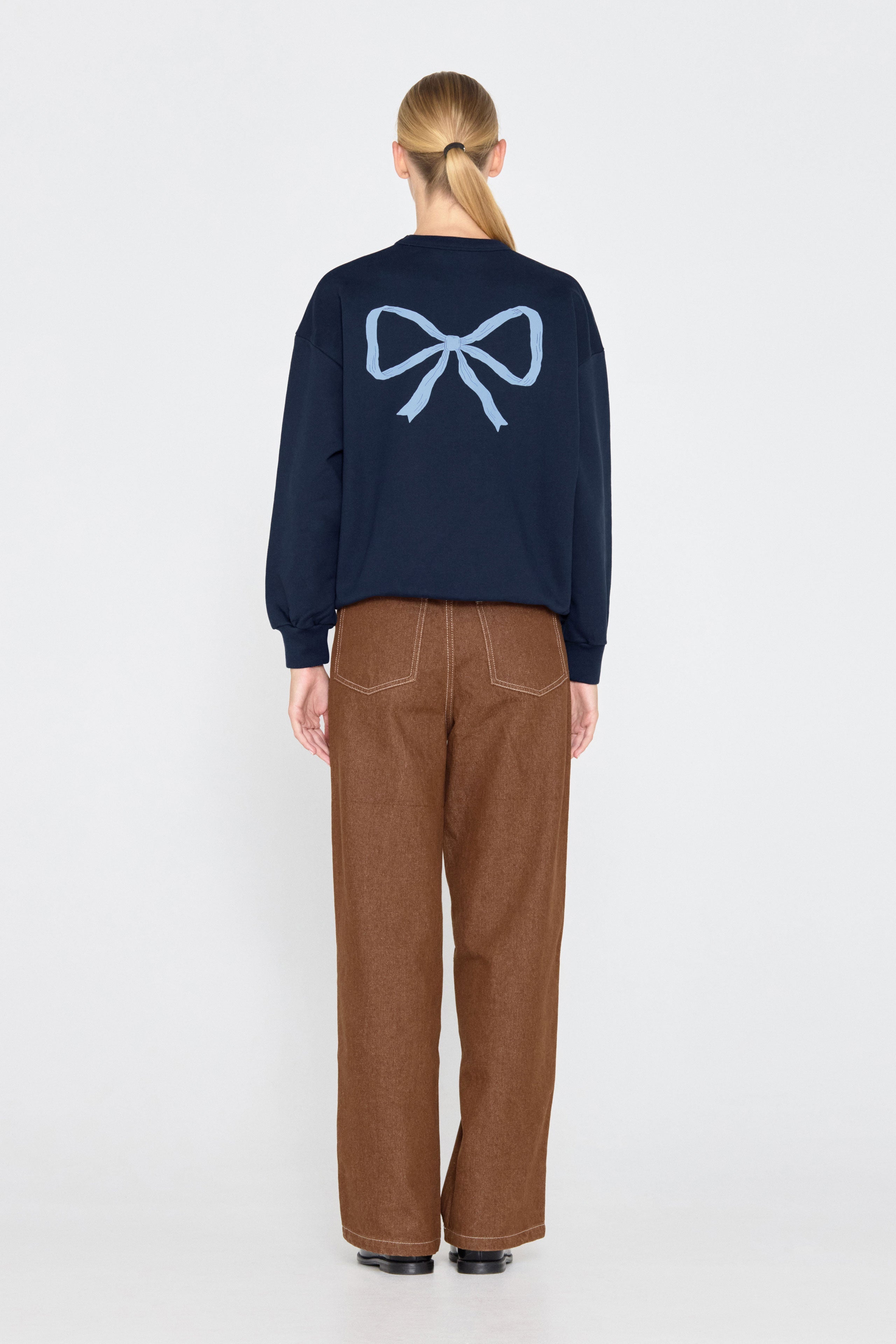 BOWS SWEATSHIRT