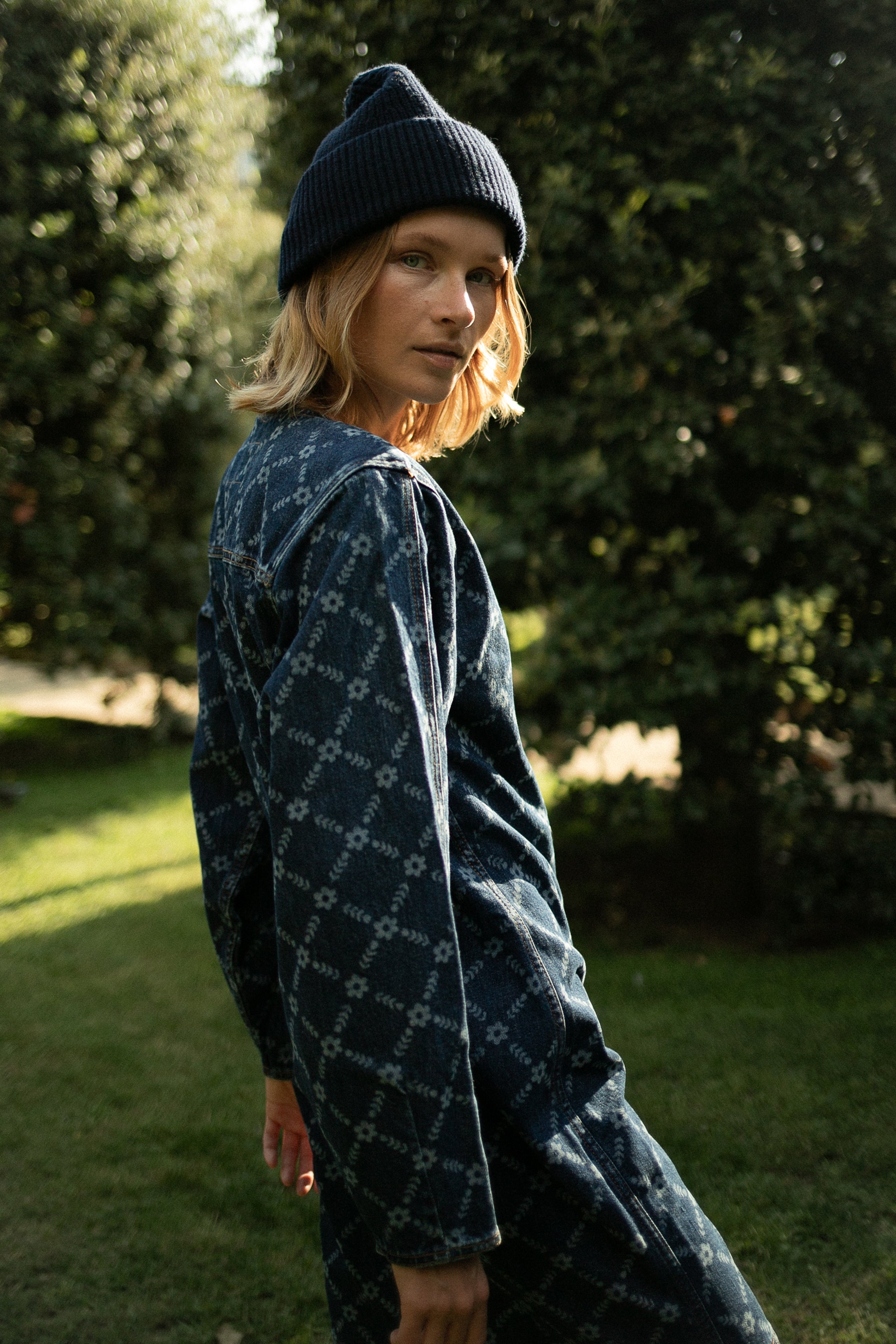 BEANIE LEO
