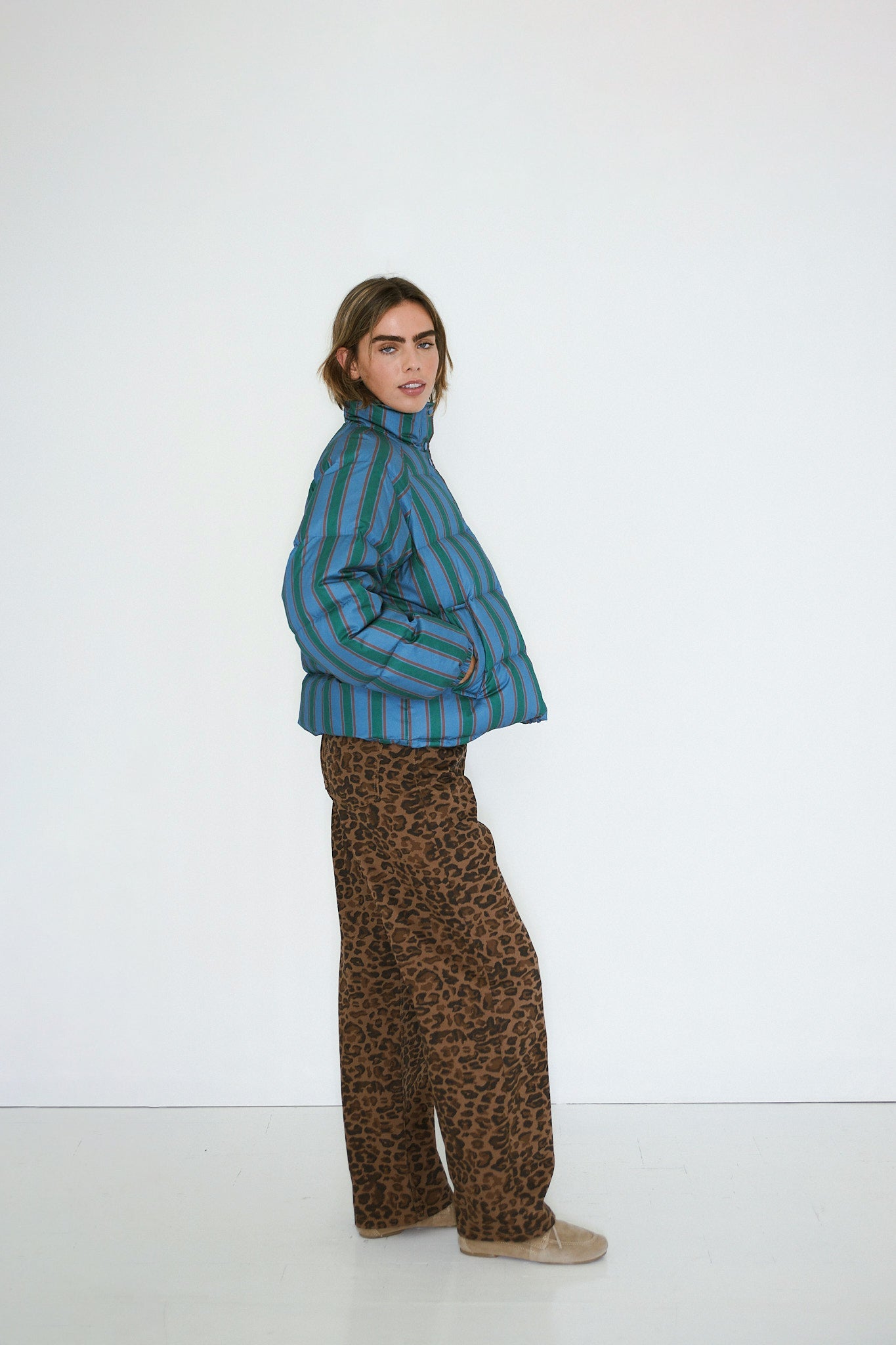 KURZE JACKE GESTREIFT