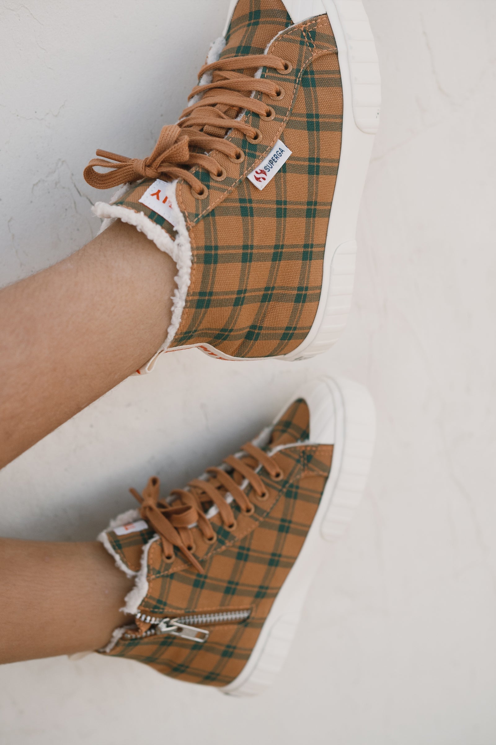 SNEAKERS CHECK