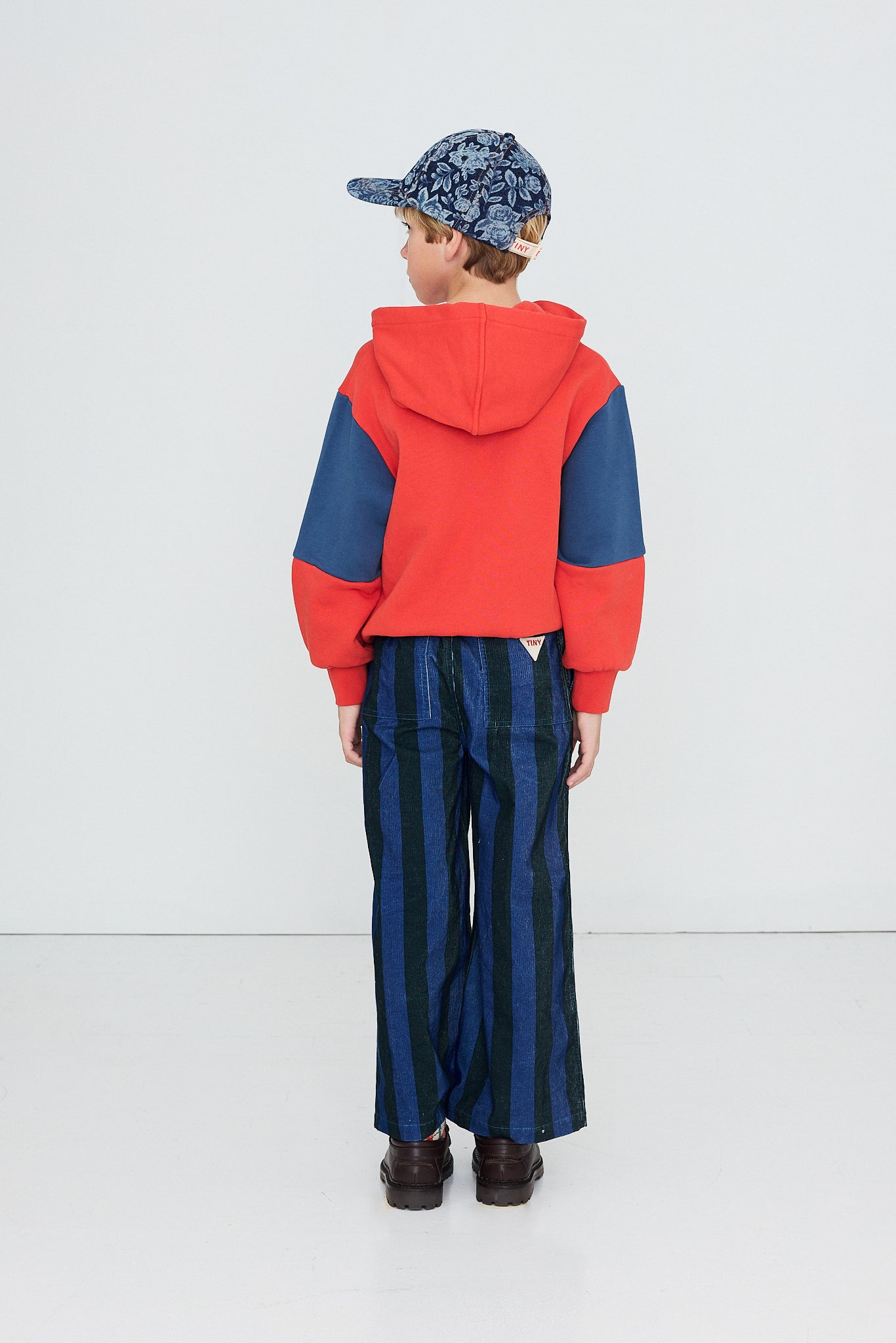 BLUE STRIPES CORDUROY PANTS