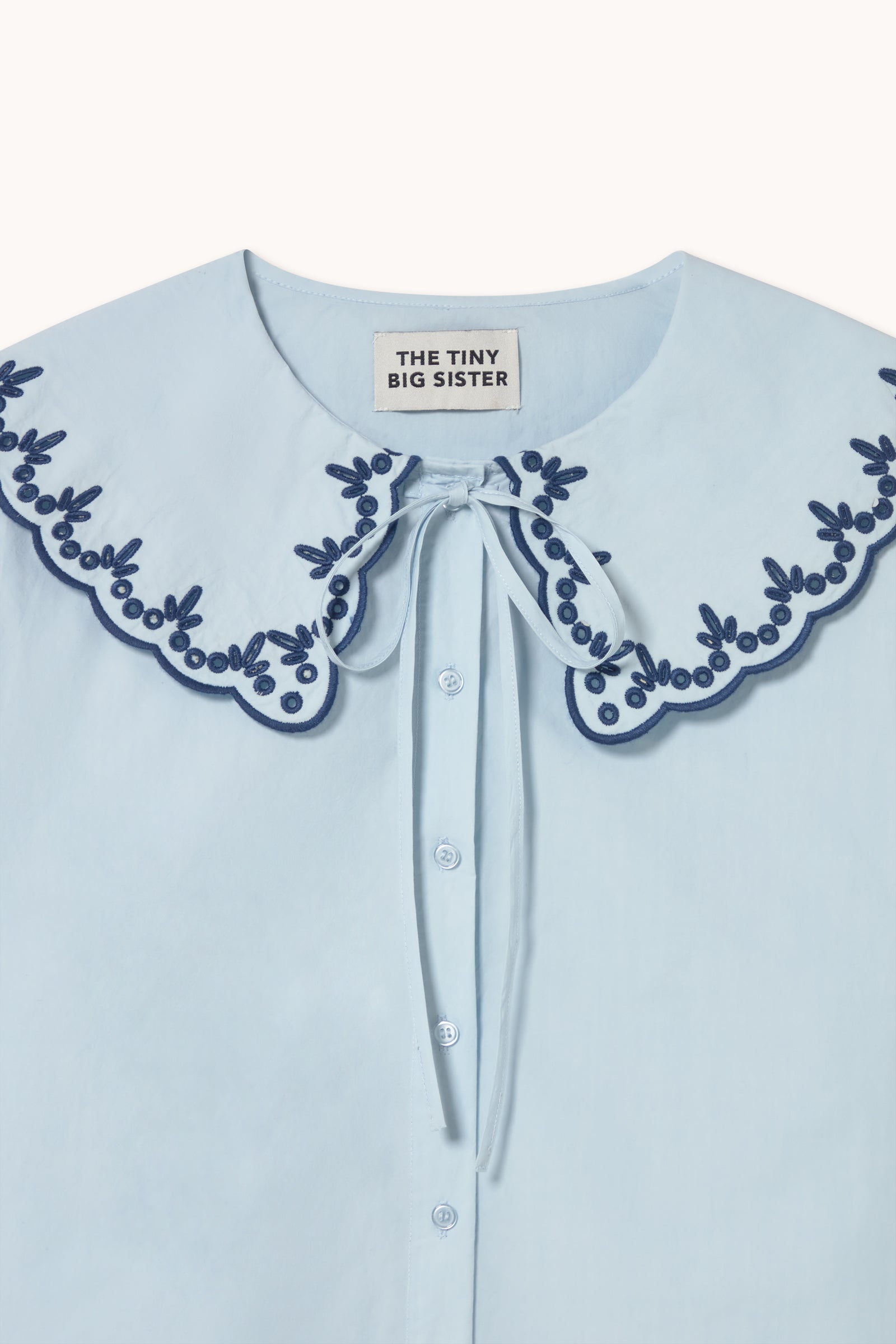 CHEMISE À ENCOLURE BRODÉE