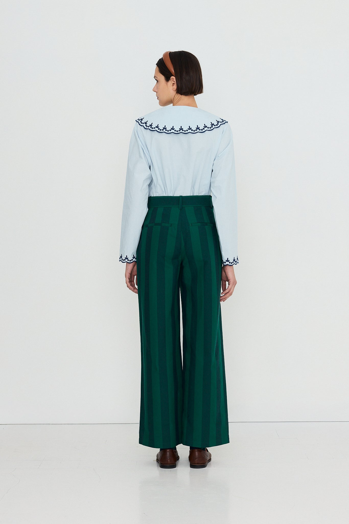 CHEMISE À ENCOLURE BRODÉE