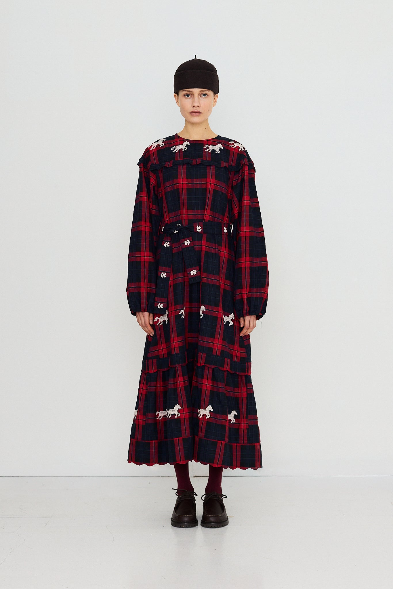 VESTIDO CON BORDADO CHECK