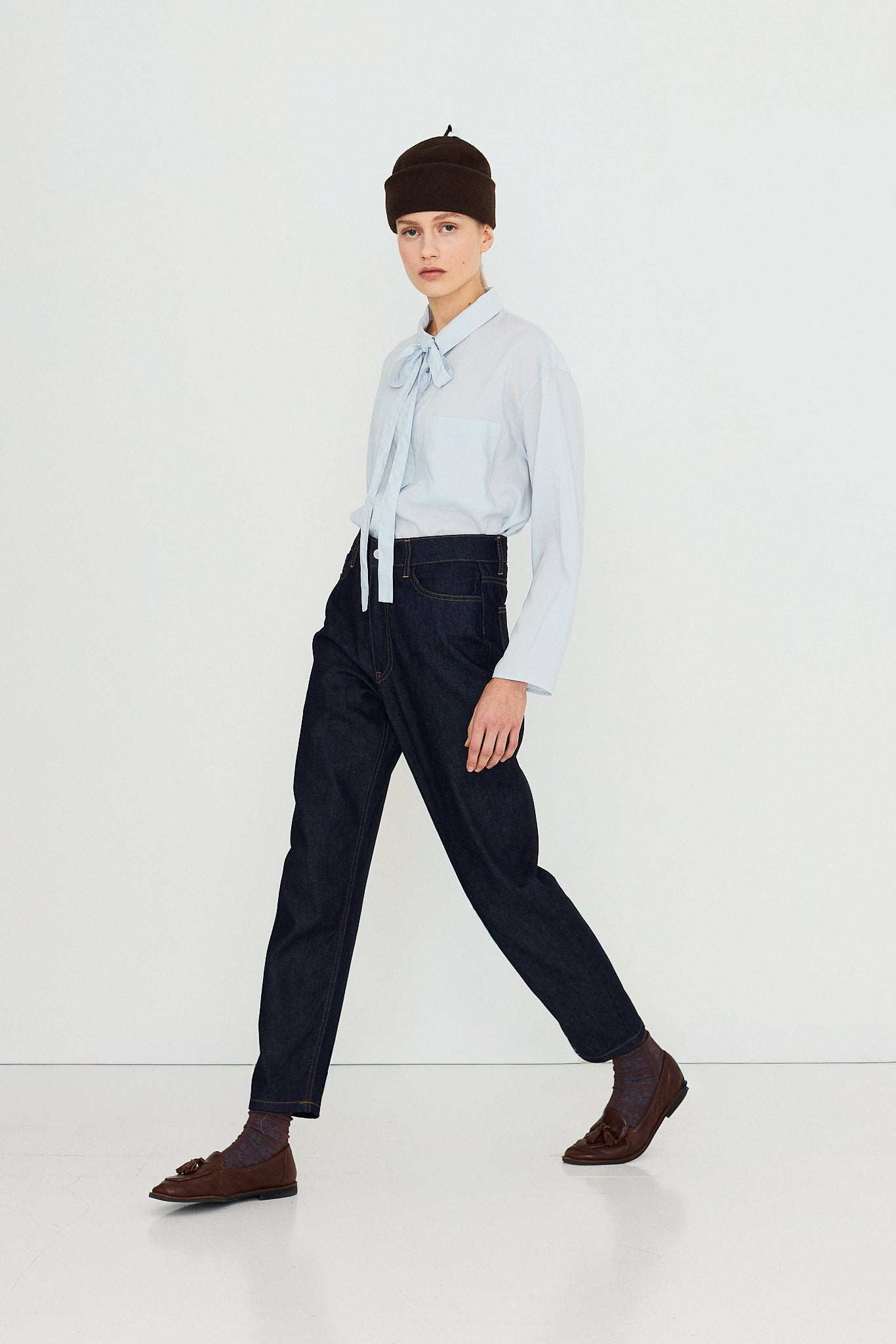 CAMISA CON CUELLO DE LAZADA