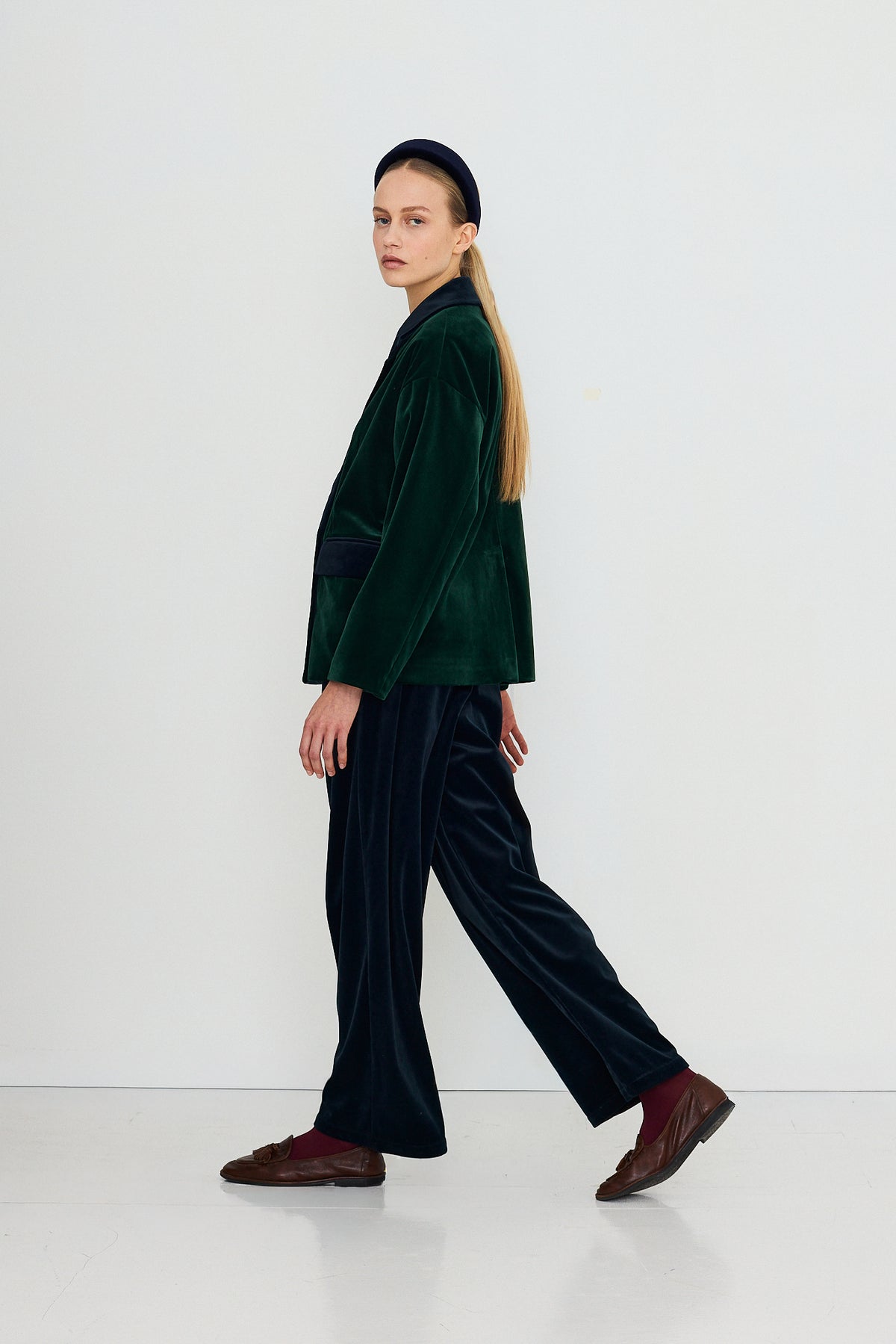 VELVET BLAZER