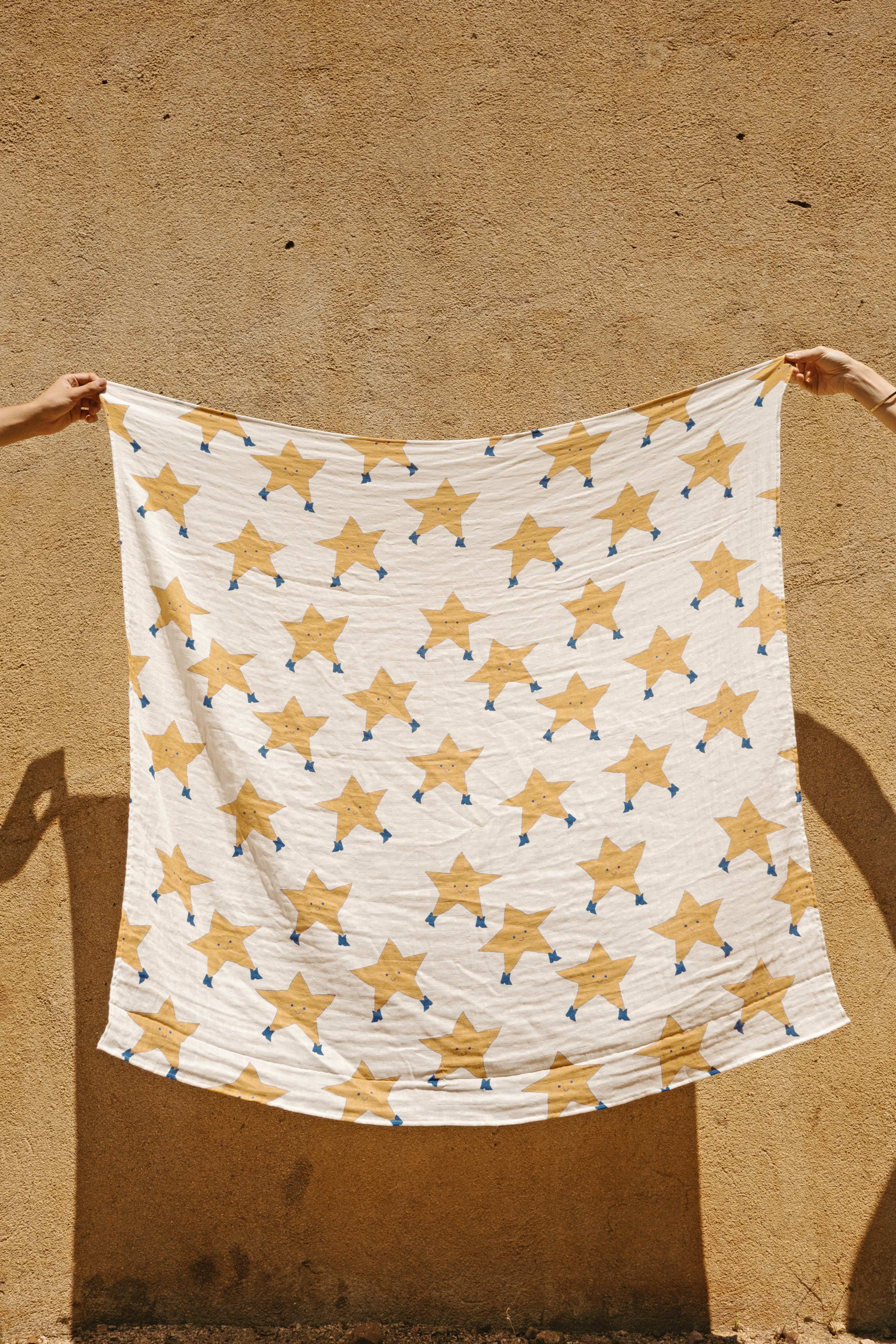 DANCING STARS SWADDLE