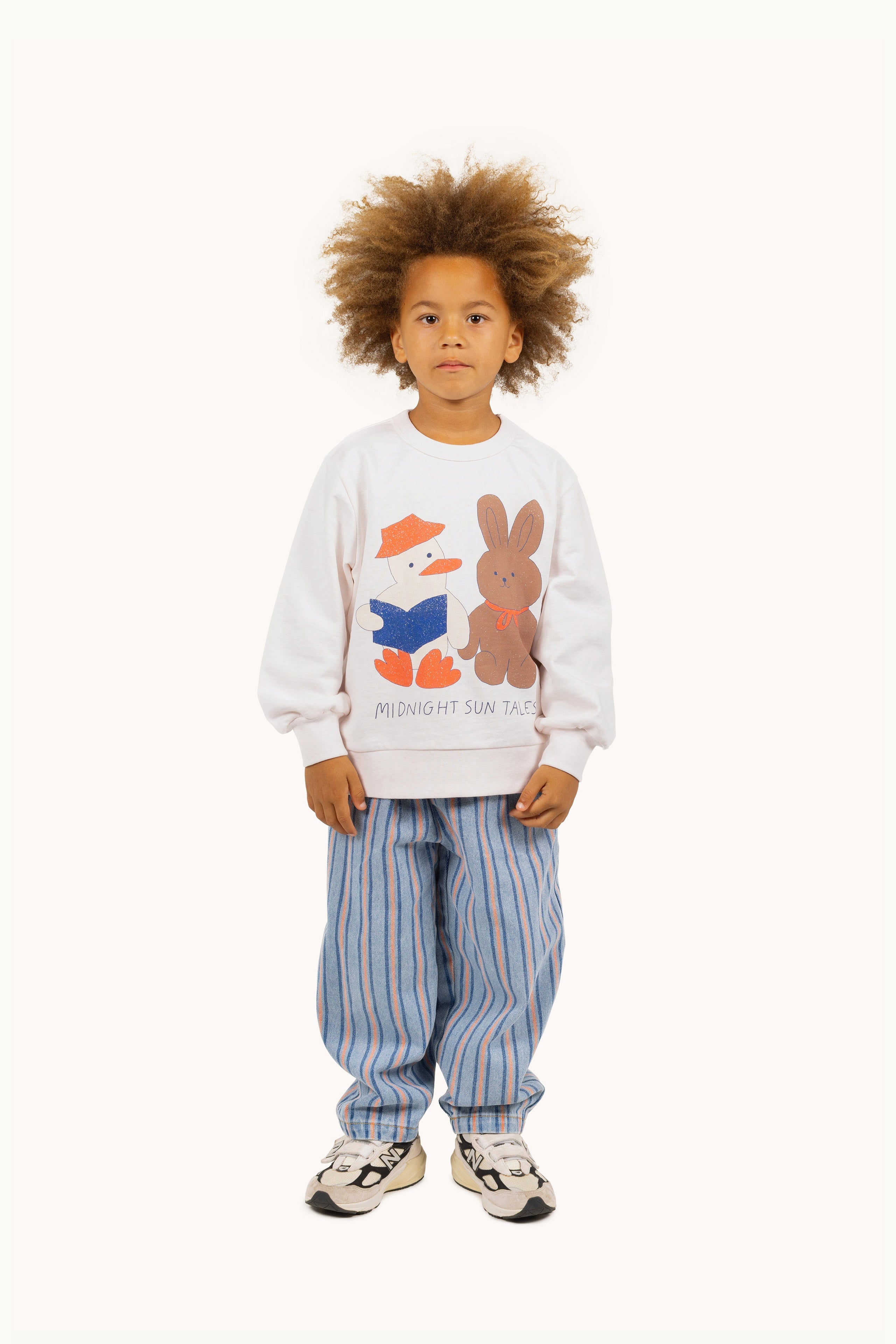READERS GRAPHIC SWEATSHIRT