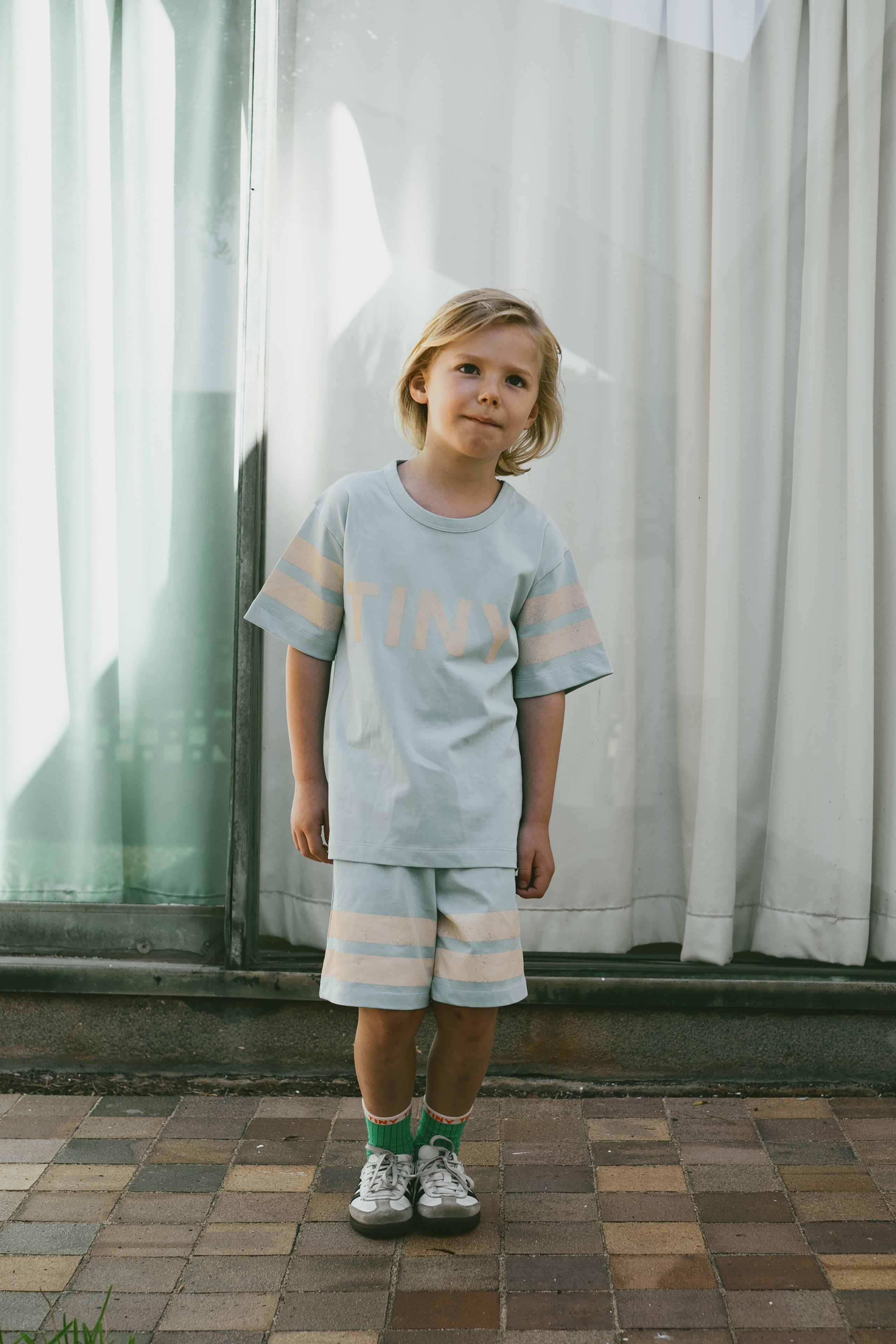 STRIPES LOGO SHORT