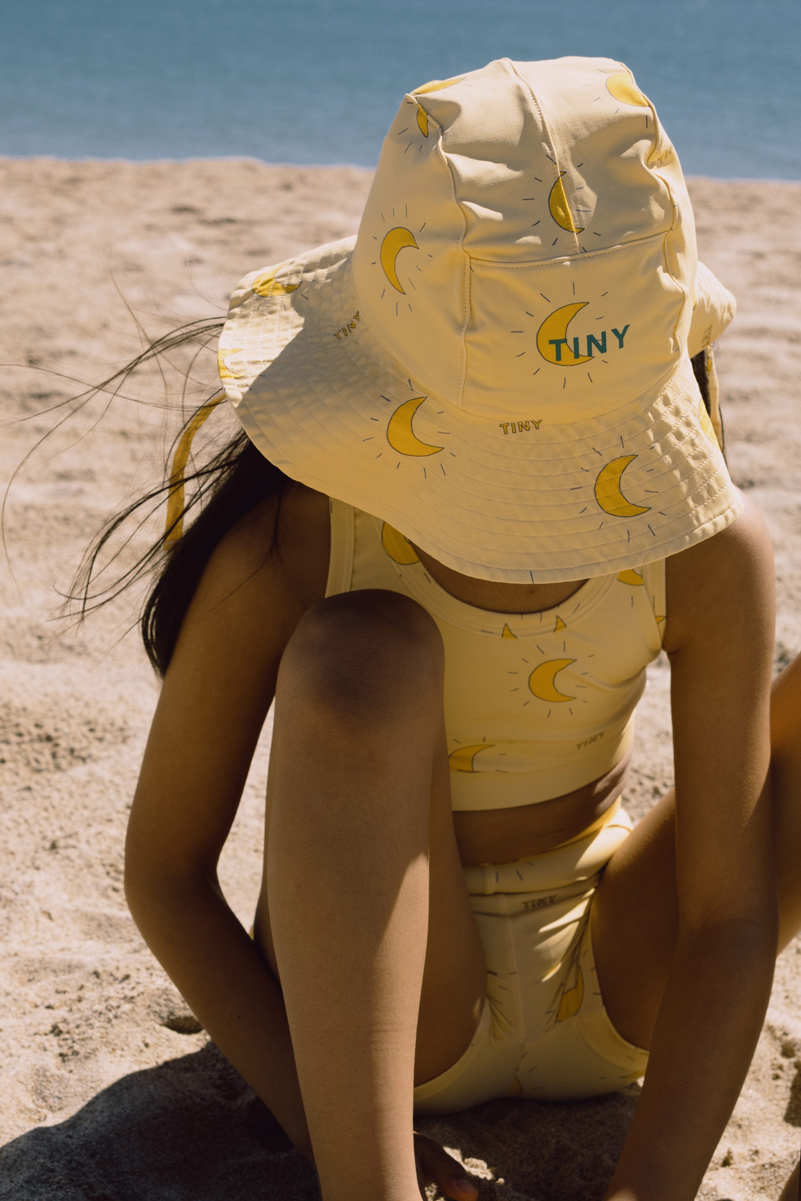 MIDNIGHT SUN BUCKET HAT