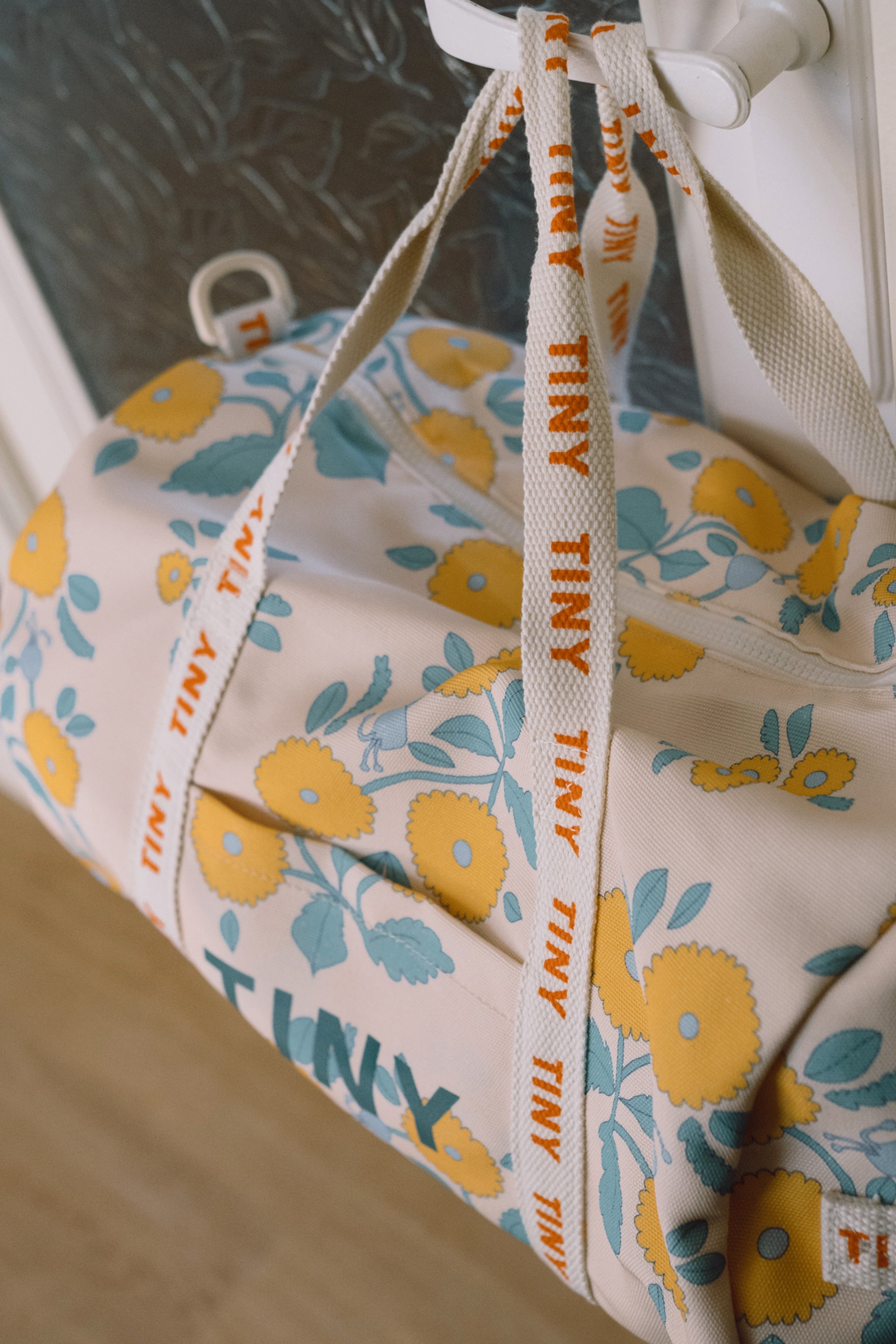 FLOWERS DUFFLE BAG
