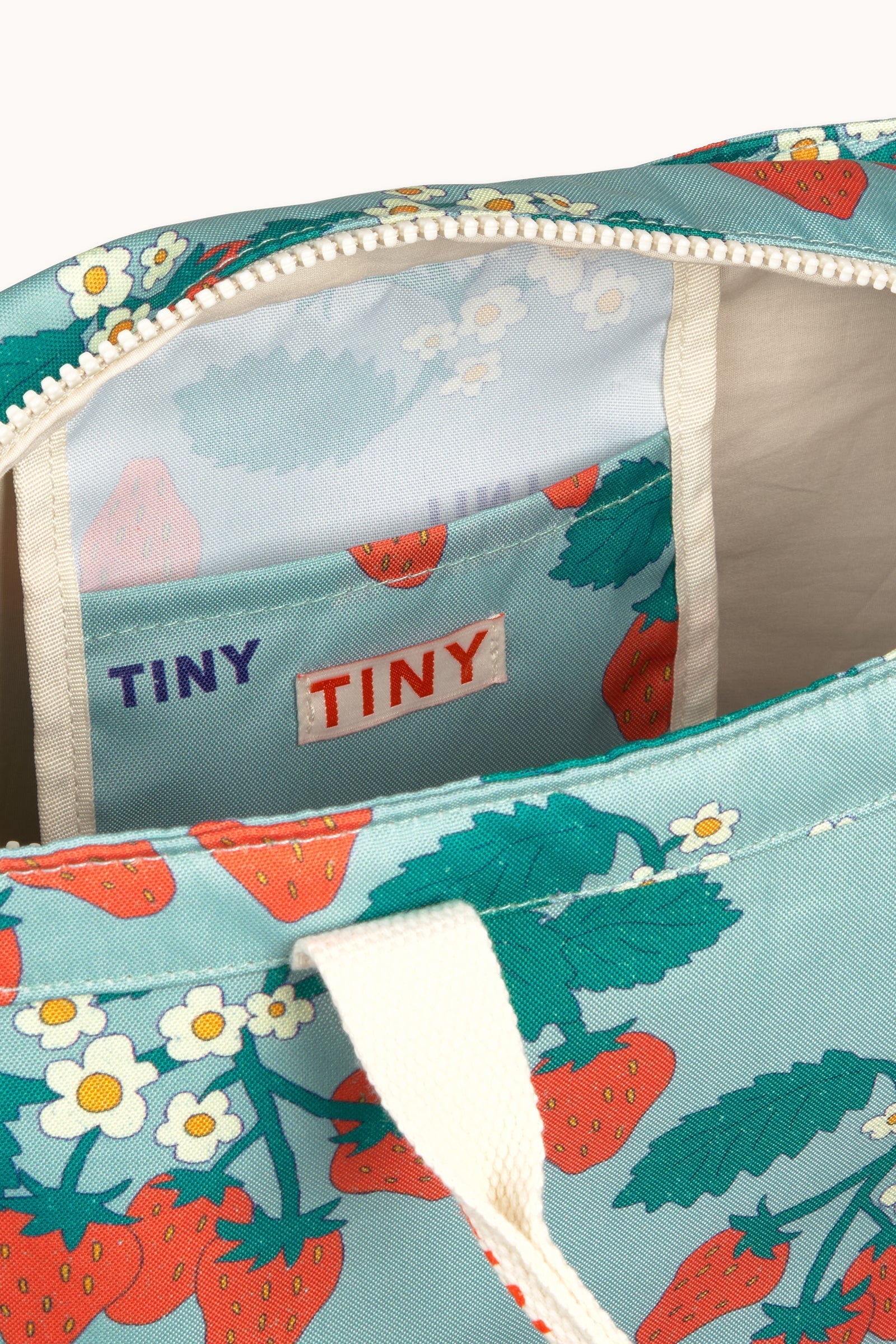 STRAWBERRIES TOTEPACK