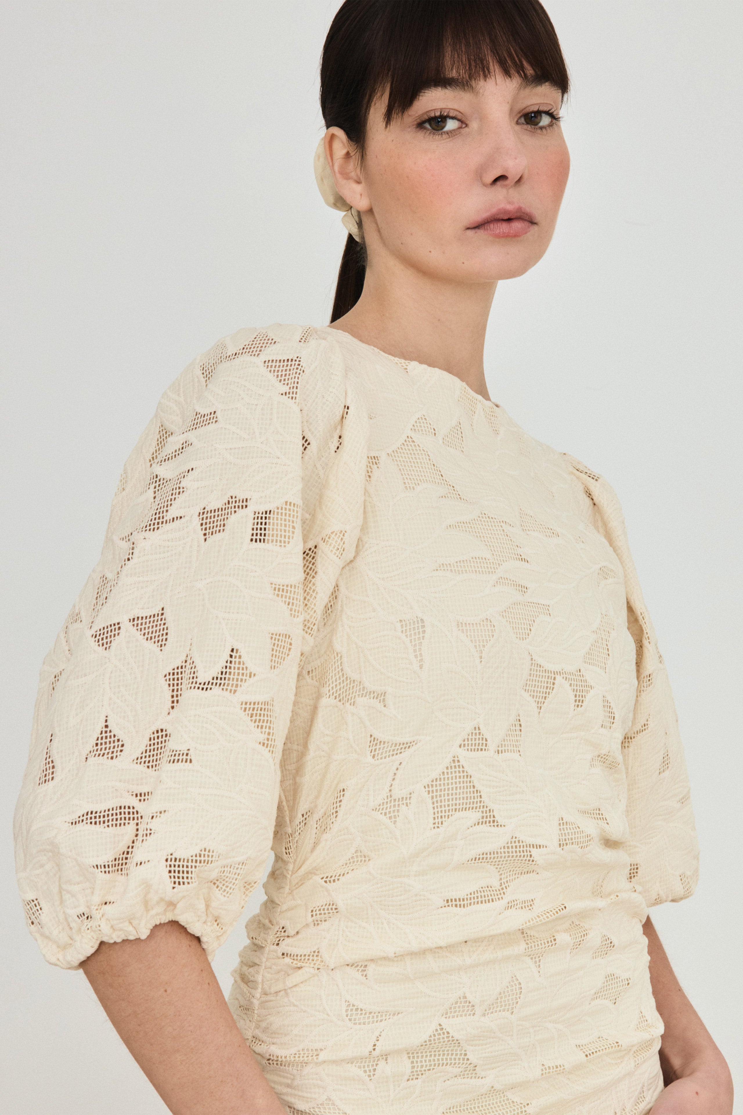 GUIPURE SHORT DRESS