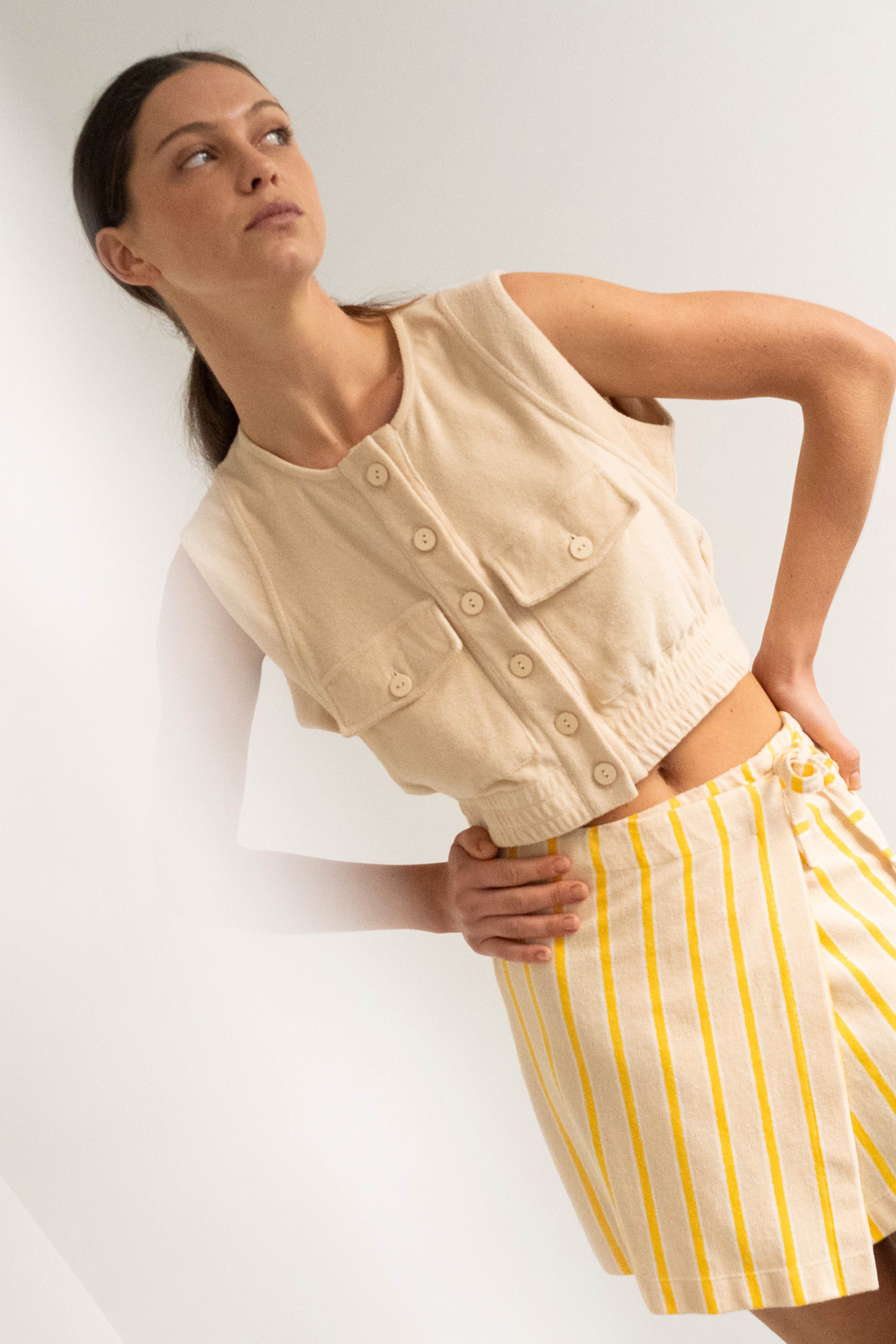 TOP CON BOLSILLOS DE TOALLA