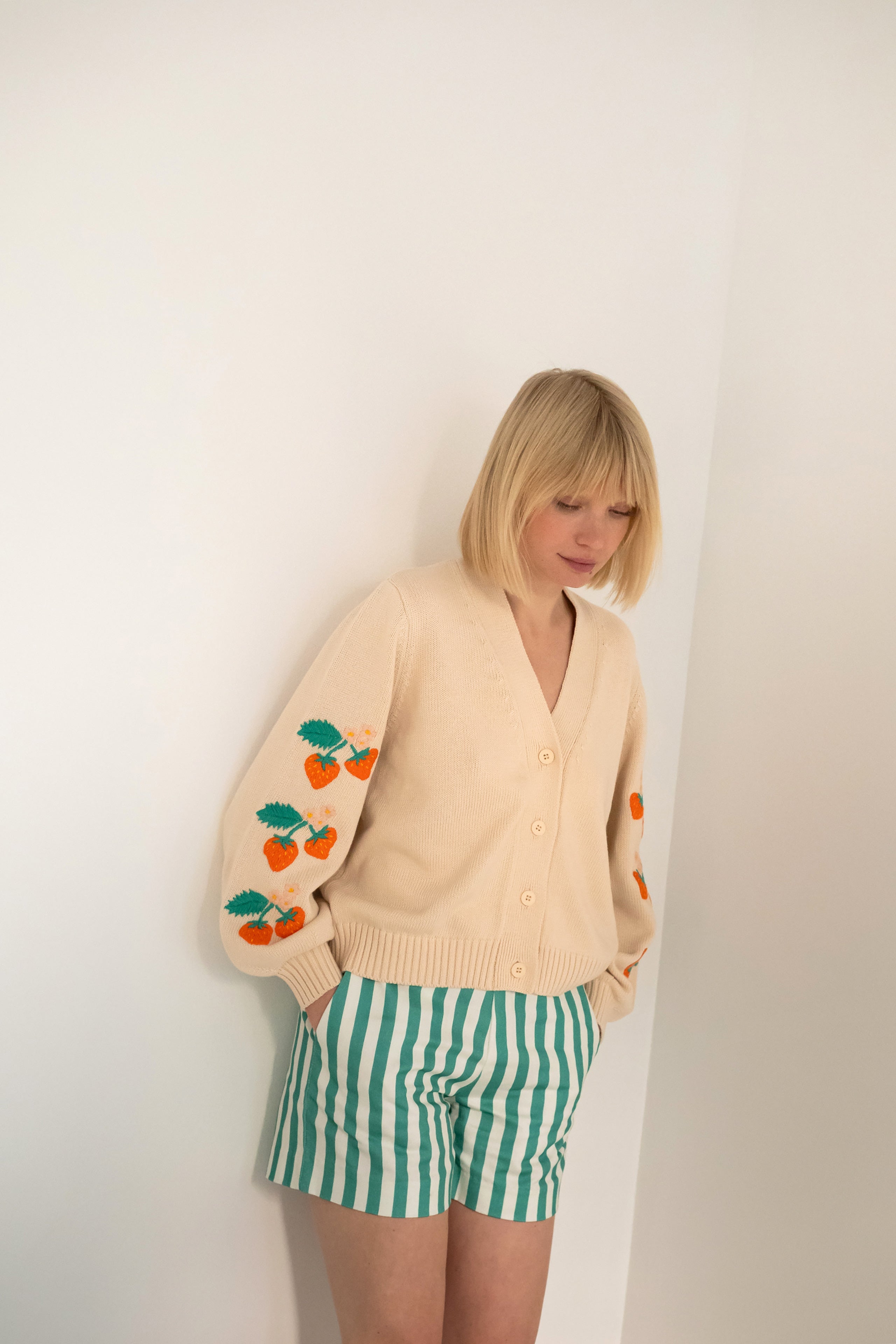 STRAWBERRIES CARDIGAN