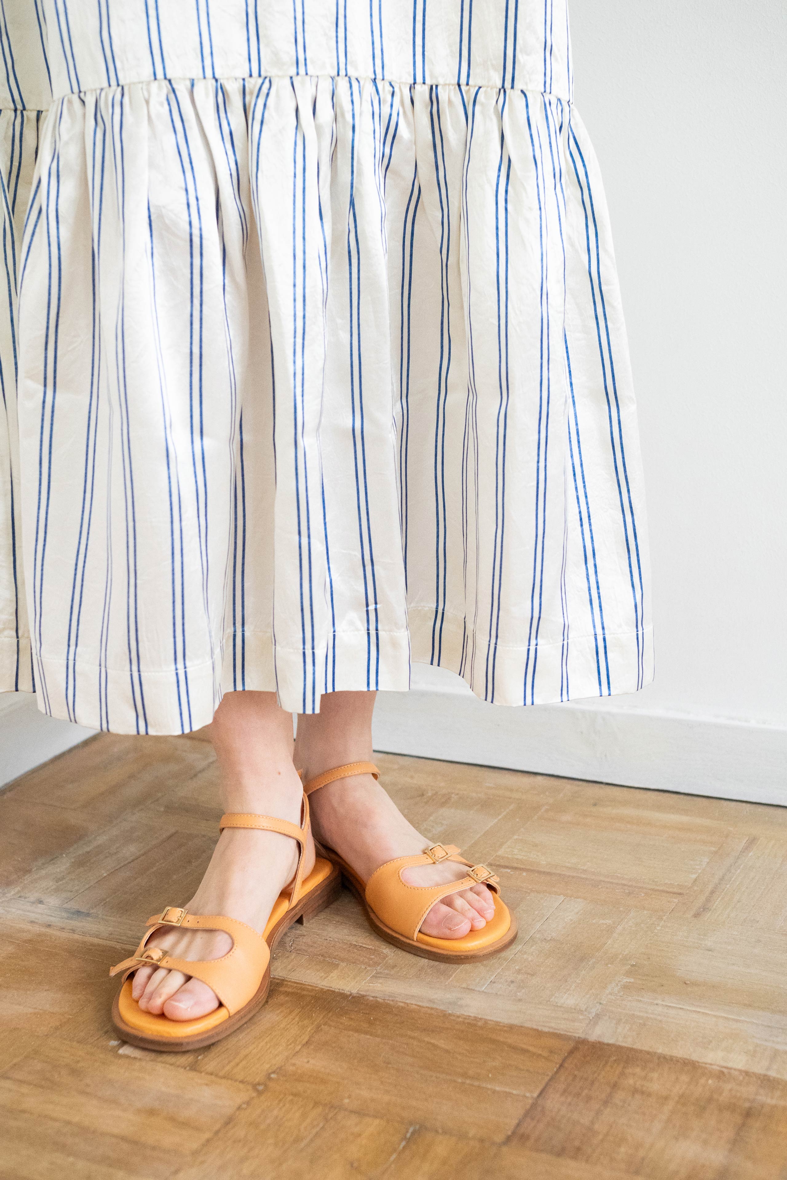 FLAT SANDALS