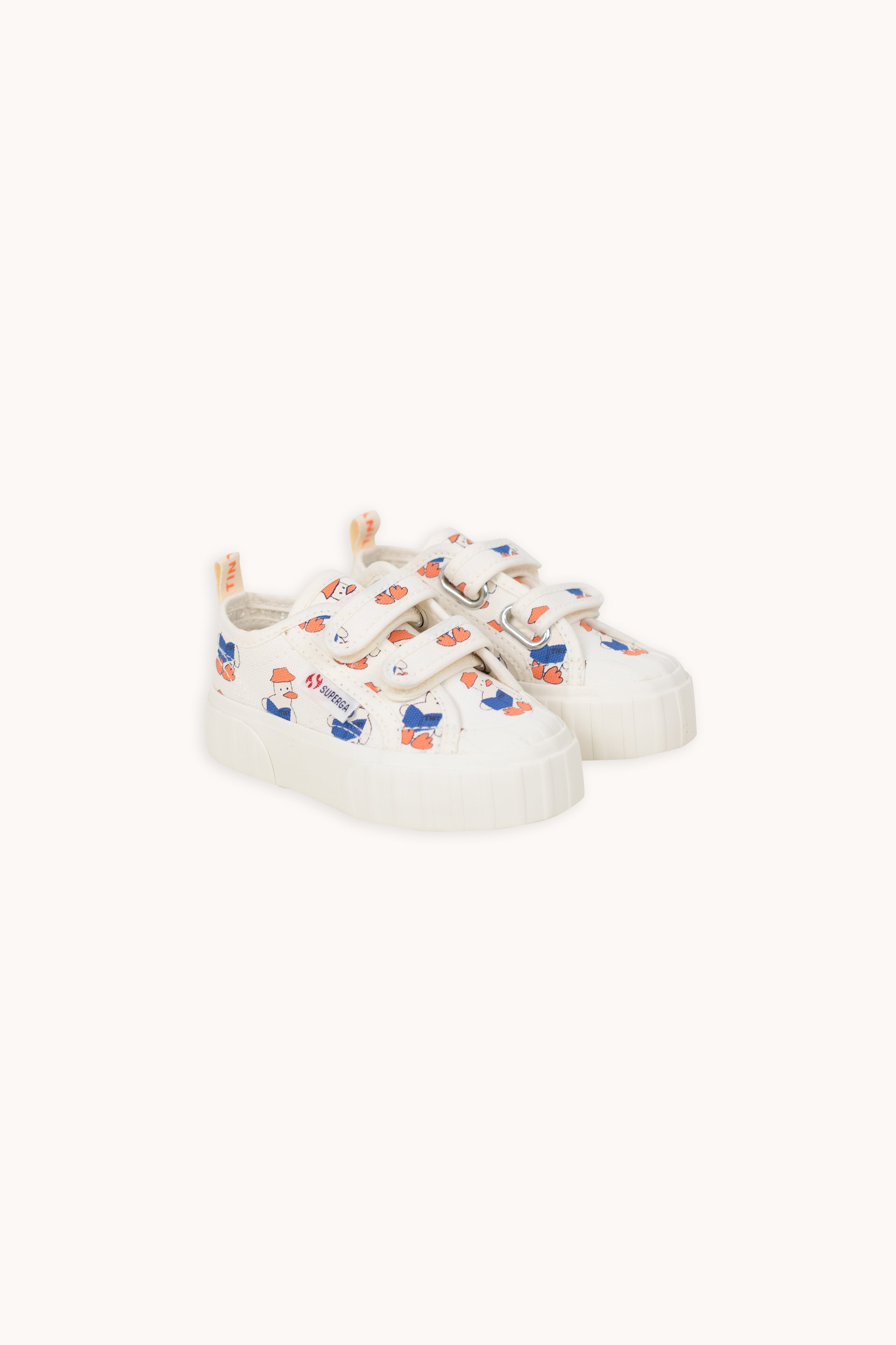 READERS SNEAKERS