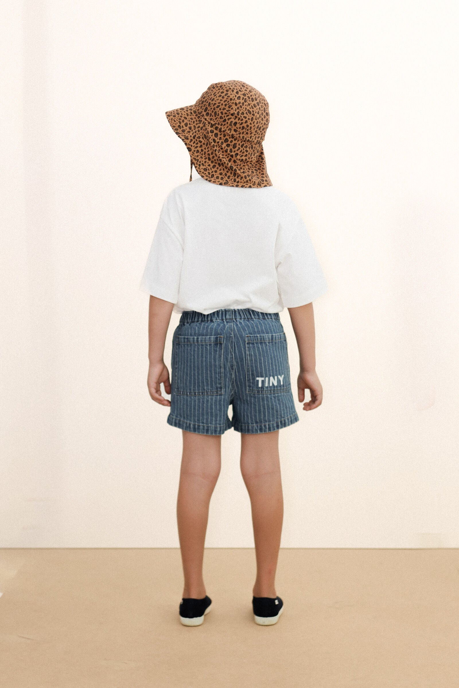 TINY HAT GRAPHIC TEE