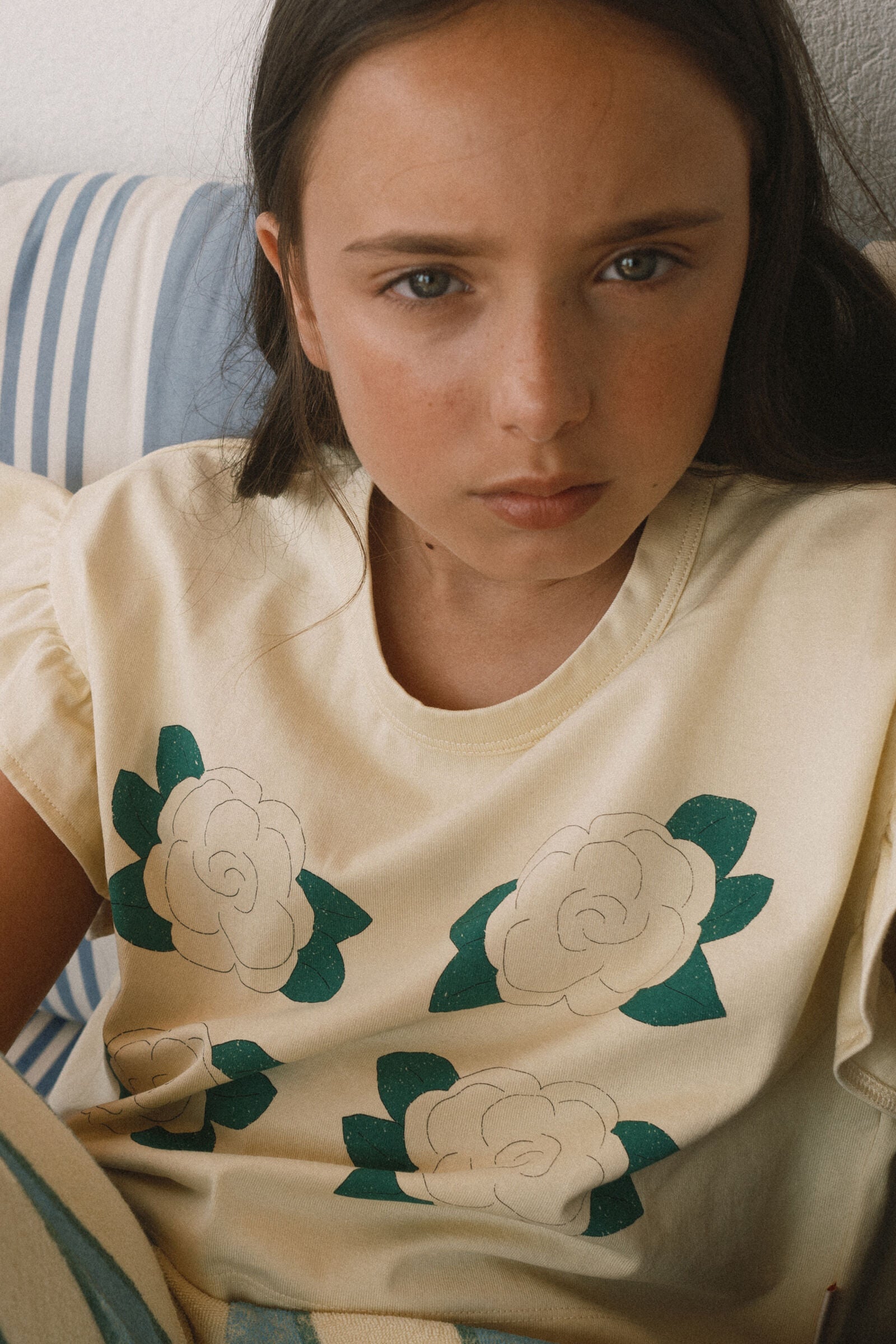YELLOW FLOWERS GRAPHIC CROP TEE