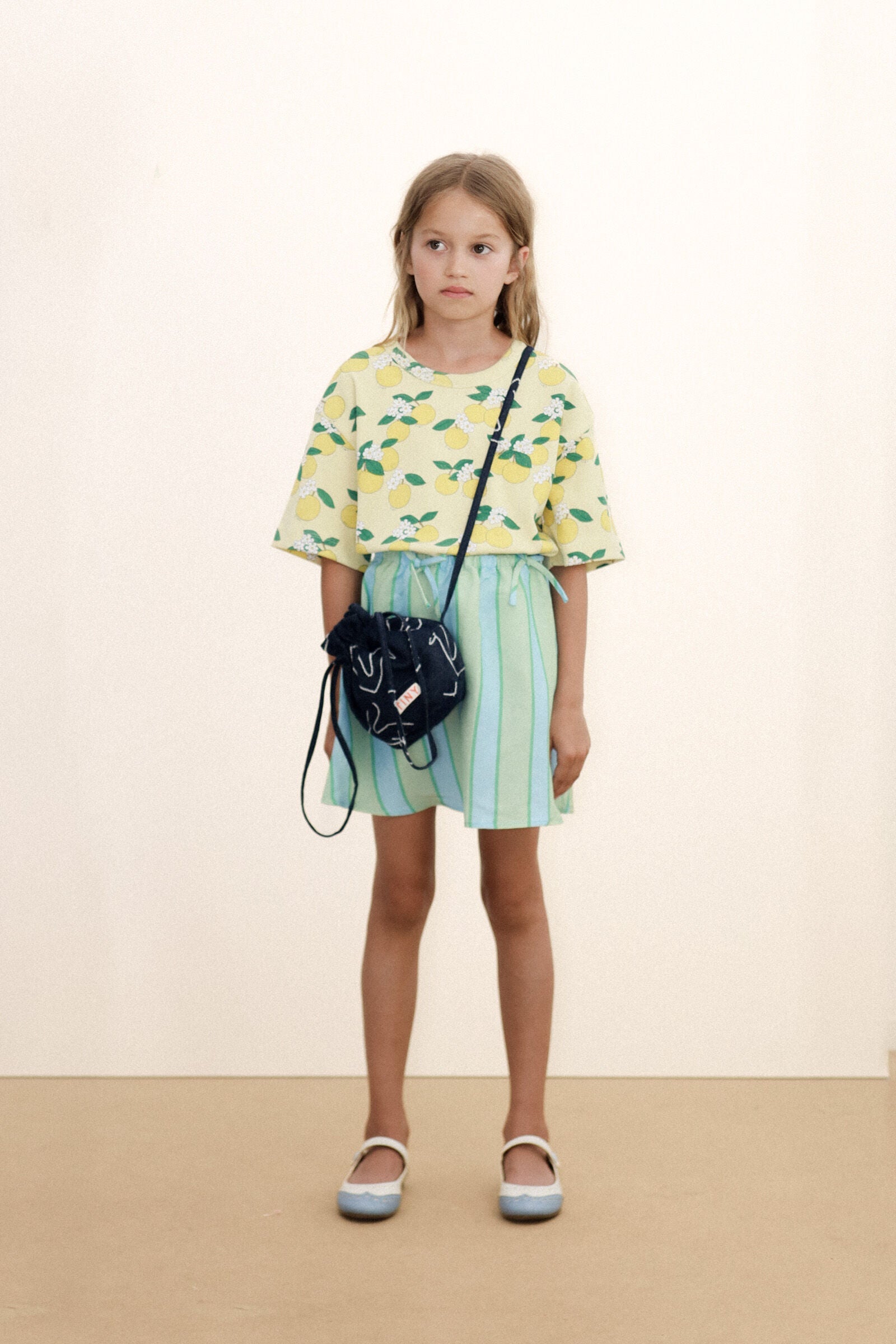 BIG SWANS DENIM BUCKET BAG