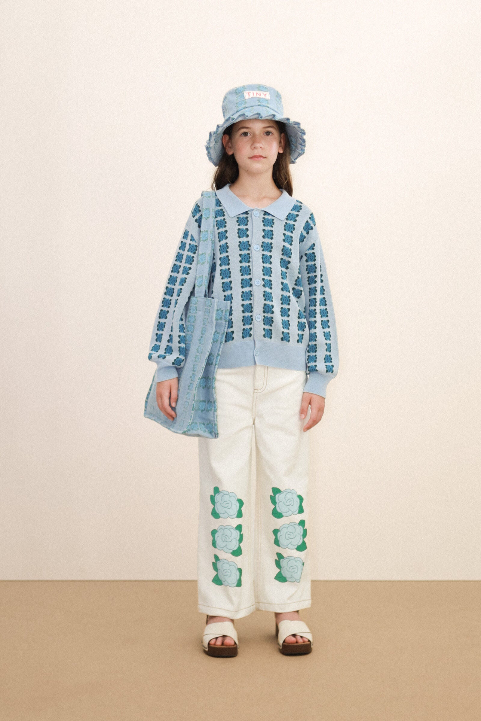 BLUE FLOWER PRINT DENIM JEANS