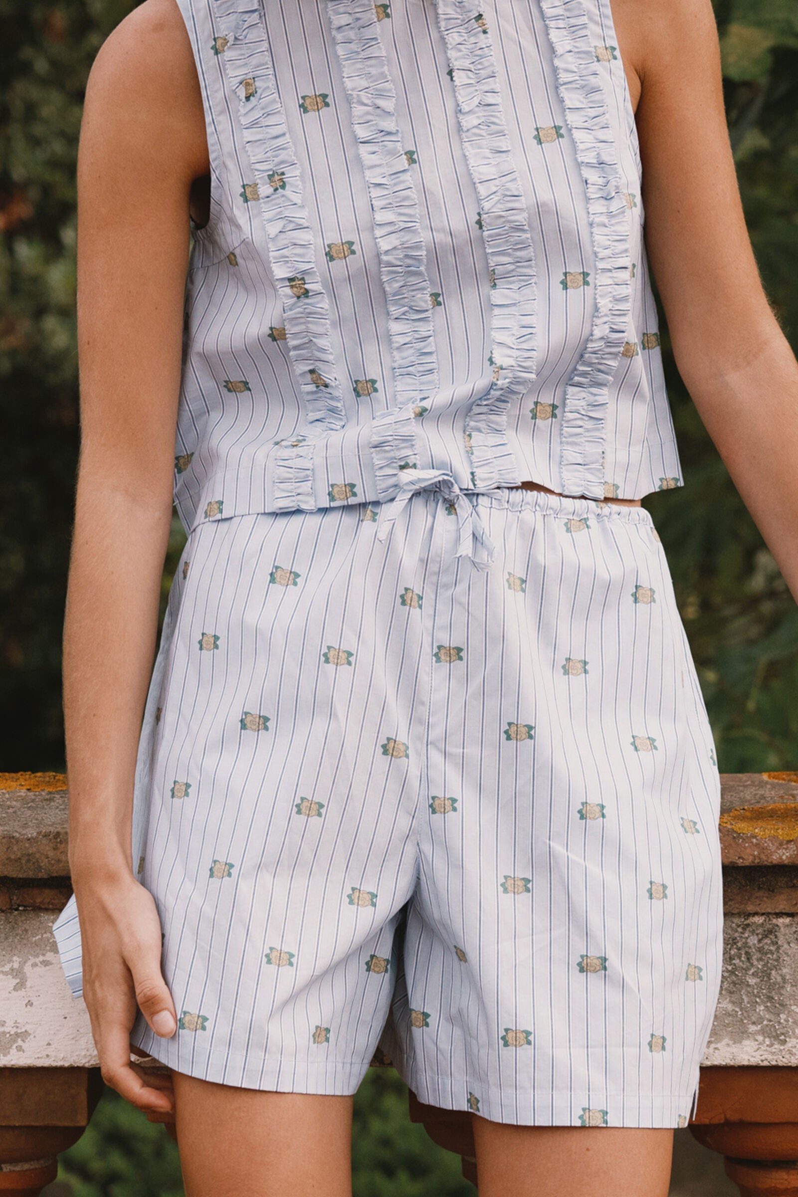 MINI FLOWERS STRIPED SHORTS