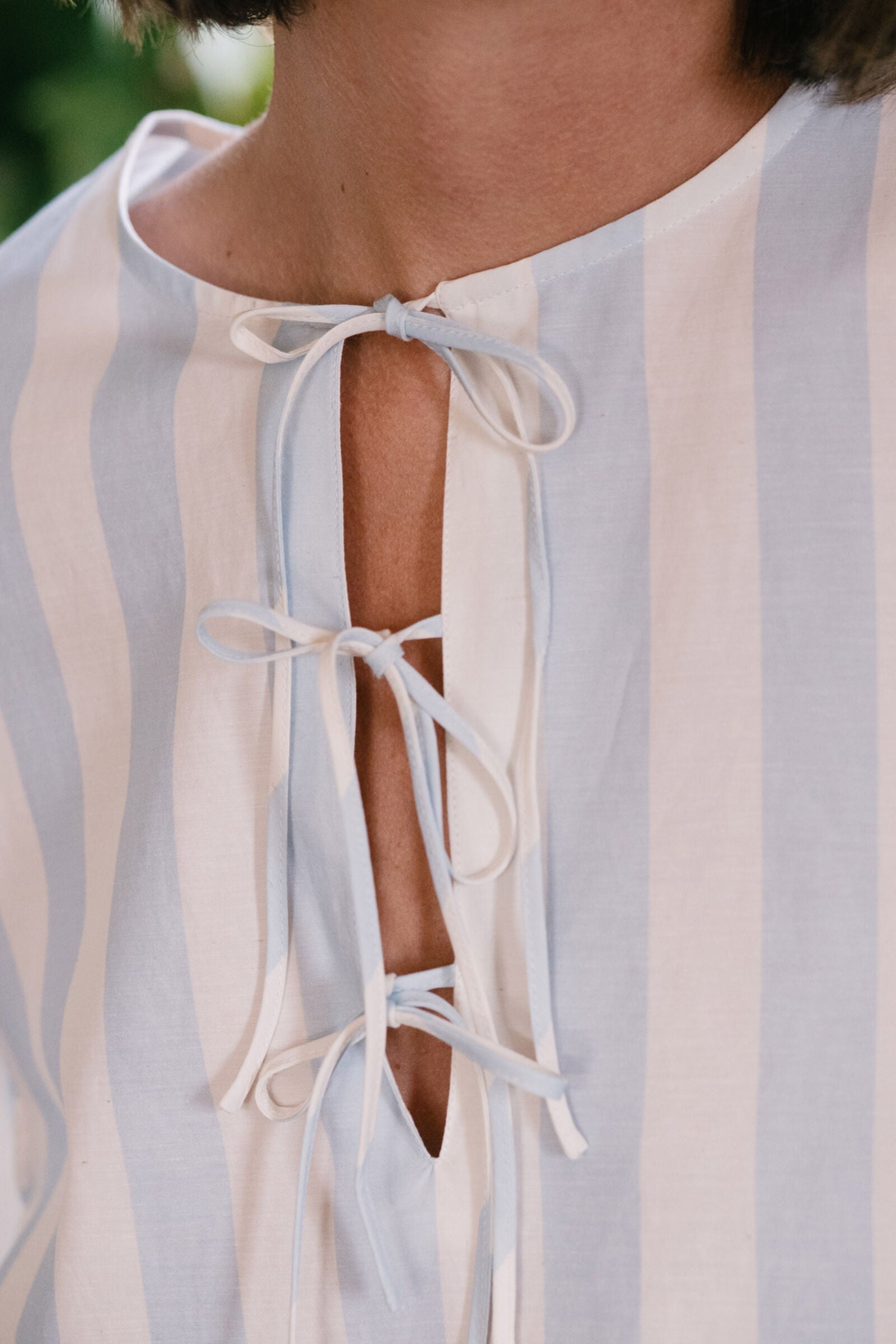 WIDE STRIPES PUFF SLEEVES DRESS