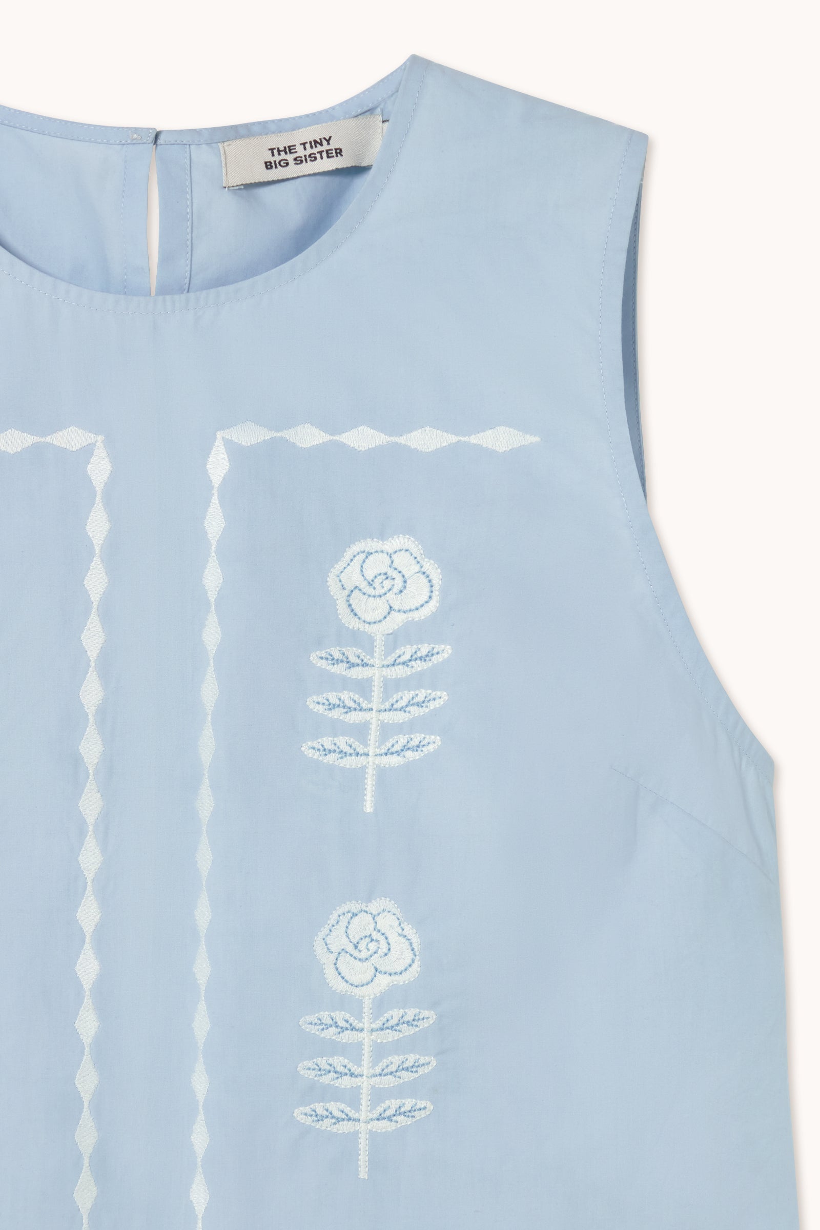 EMBROIDERED SLEVELESS TOP