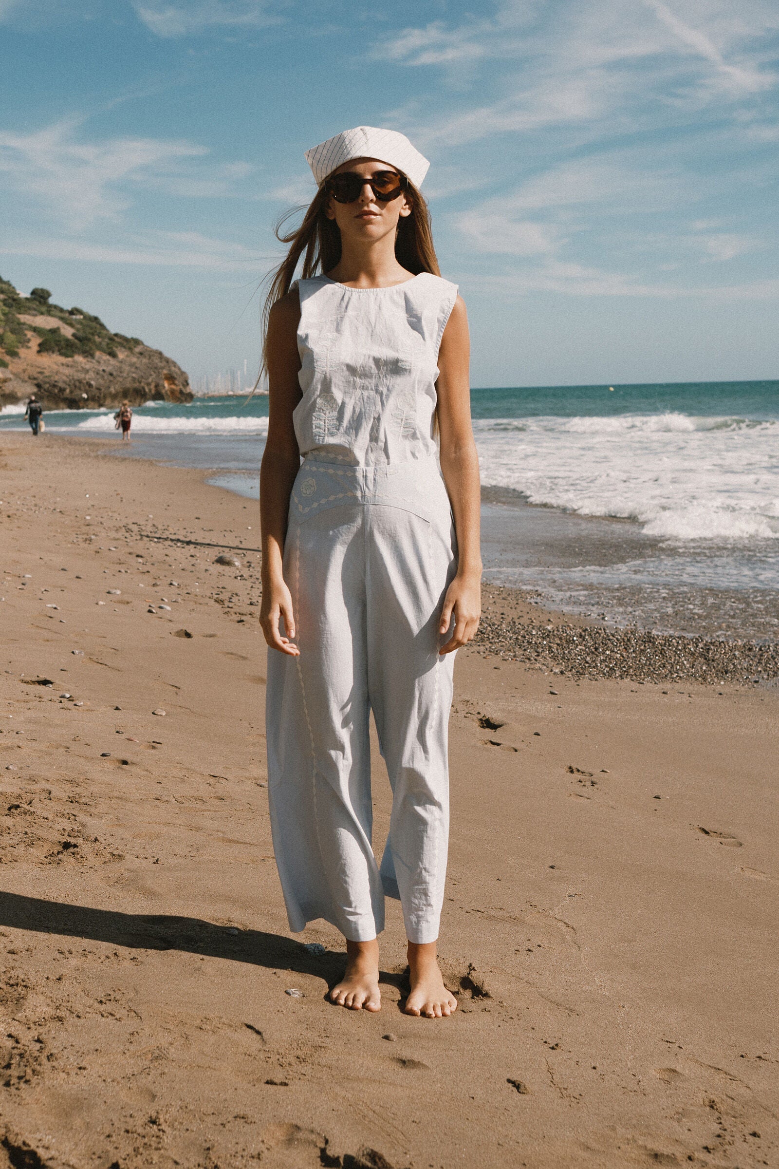 EMBROIDERED WIDE PANTS