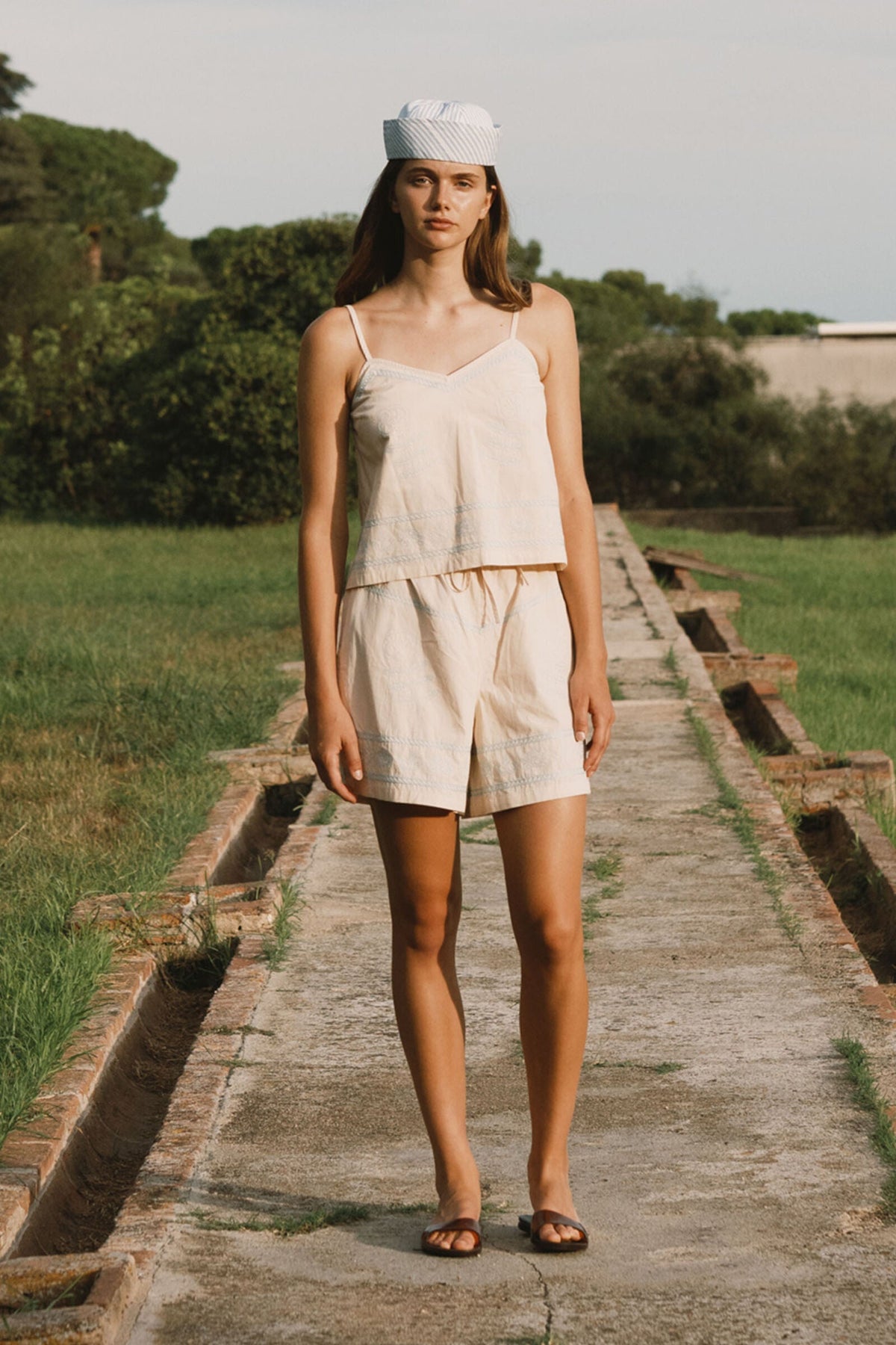 EMBROIDERED SHORTS