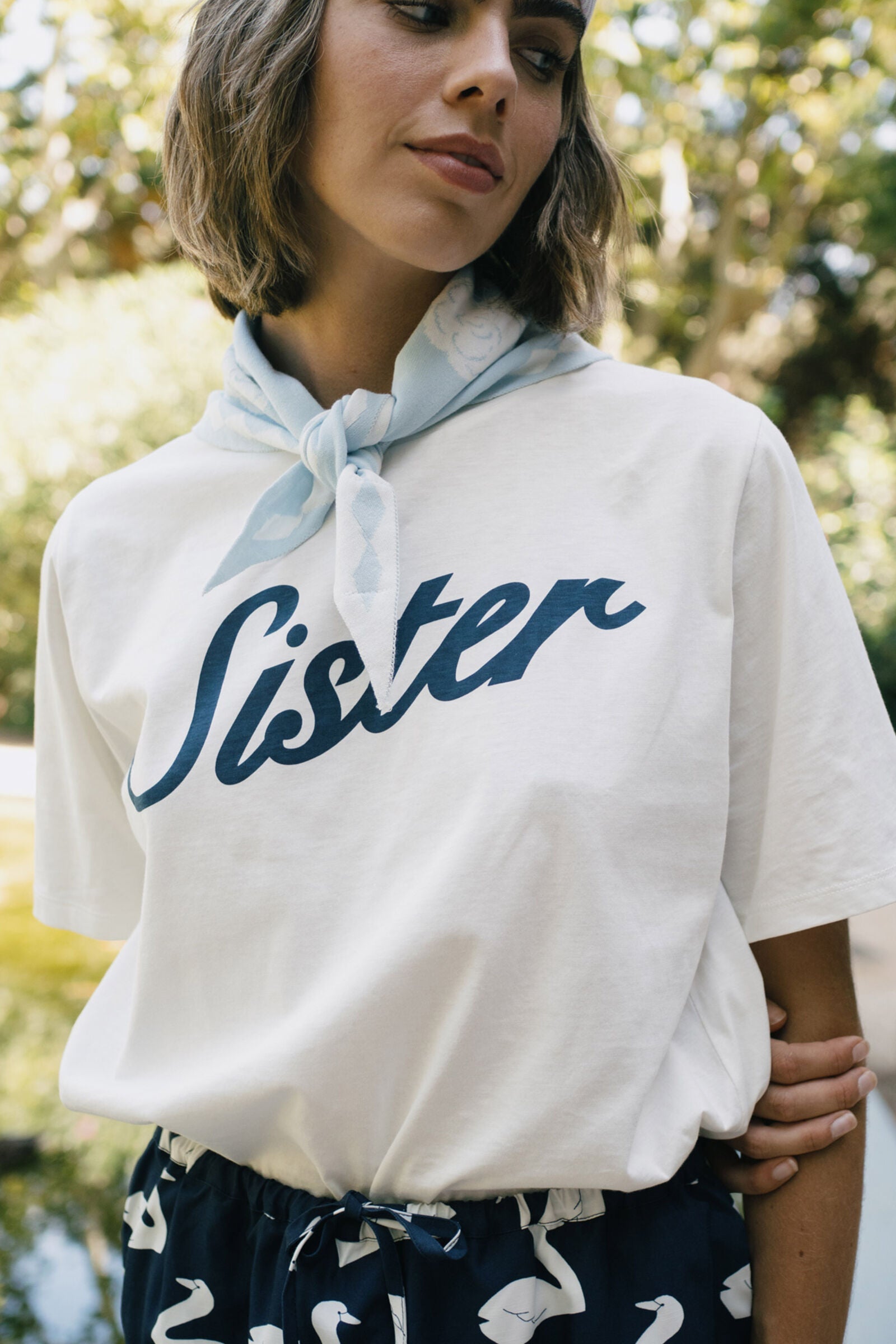 SISTER TEE