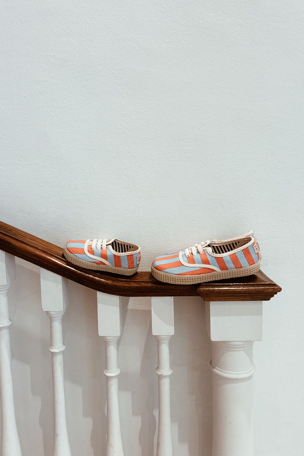 TINY X VICTORIA STRIPED ADULT SNEAKERS