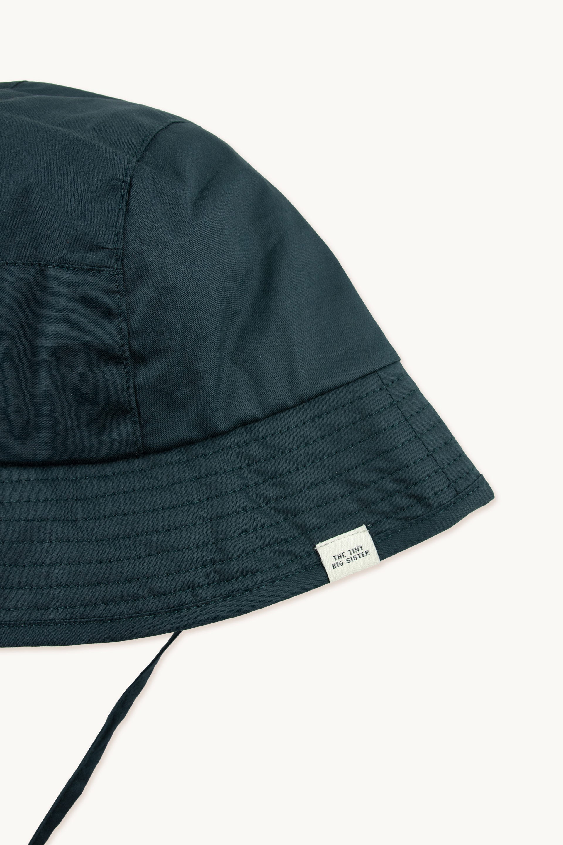 WOMAN BUCKET HAT