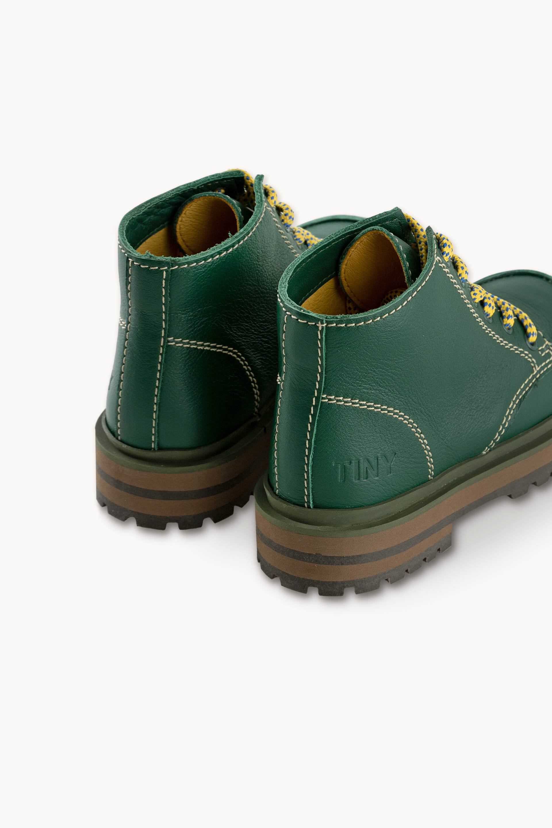 LACE-UP LEATHER BOOTS