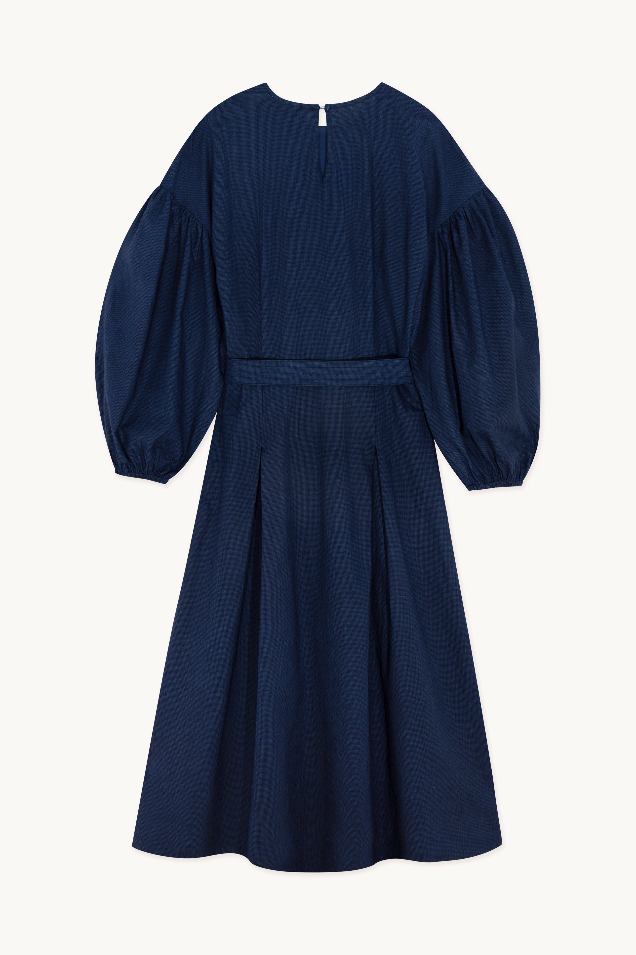VOLUMINOUS SLEEVE DRESS