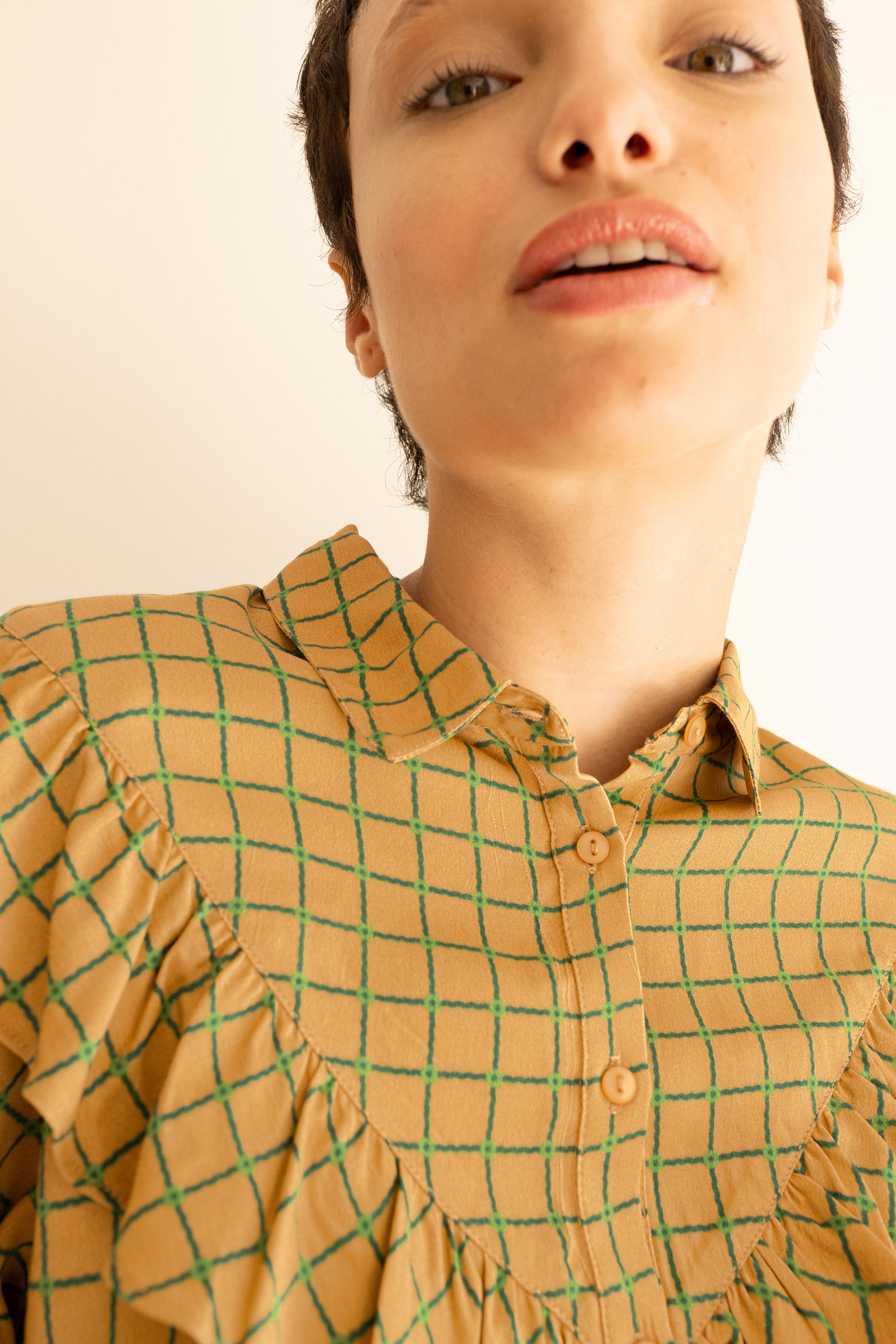 FLOWERS GRID FRILL BLOUSE
