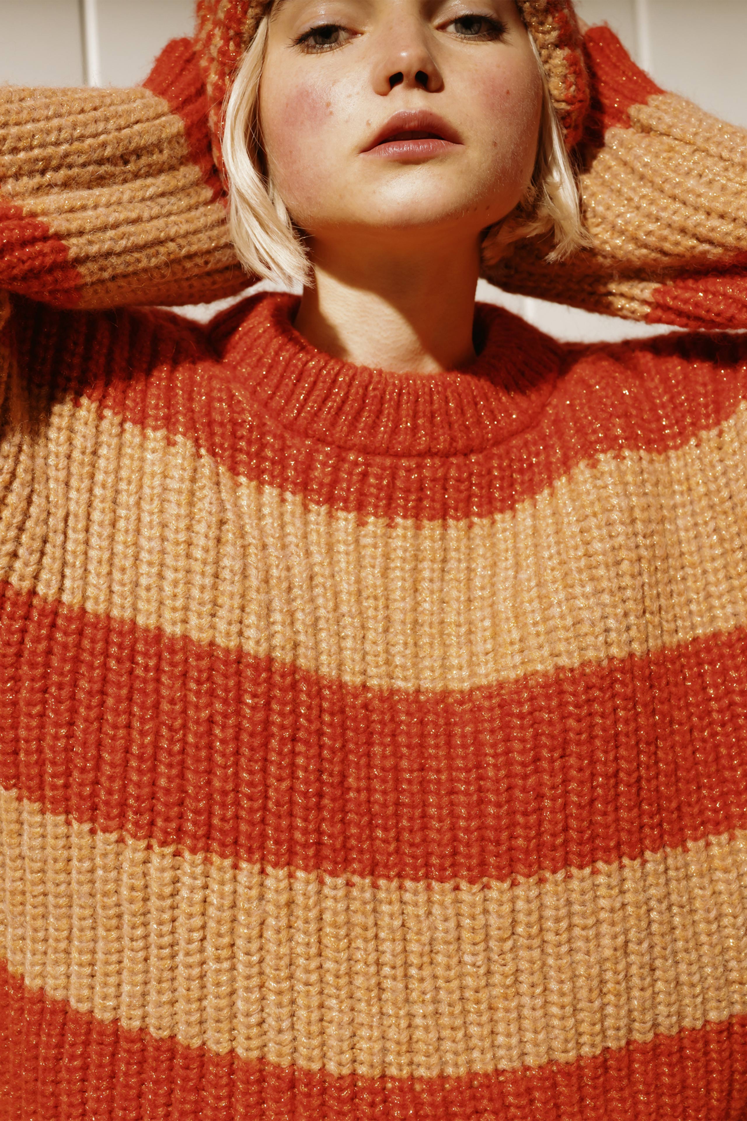ALINA SHINY STRIPED SWEATER