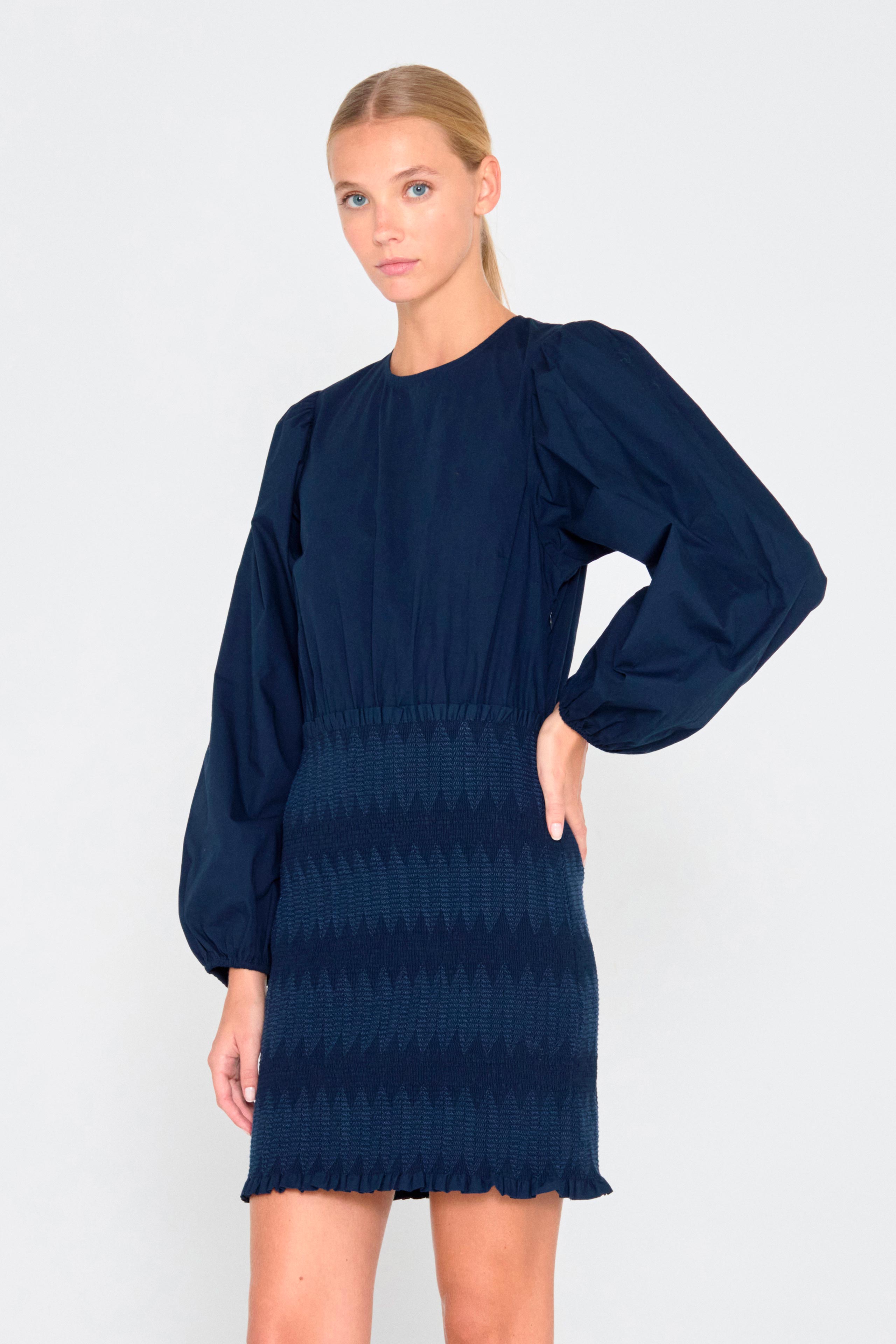 VESTIDO MANGAS ABULLONADAS
