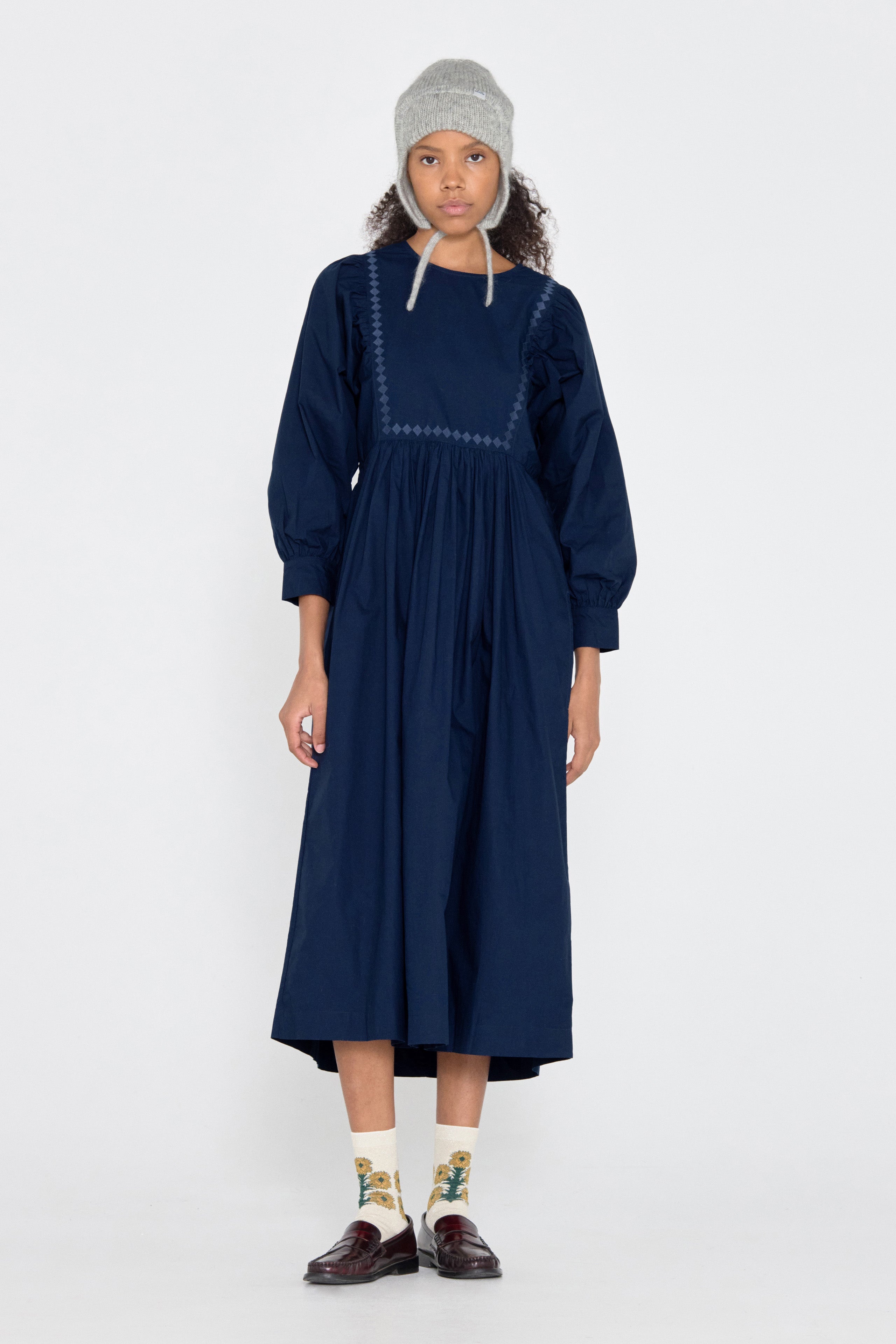 VOLUMINOUS SLEEVE DRESS